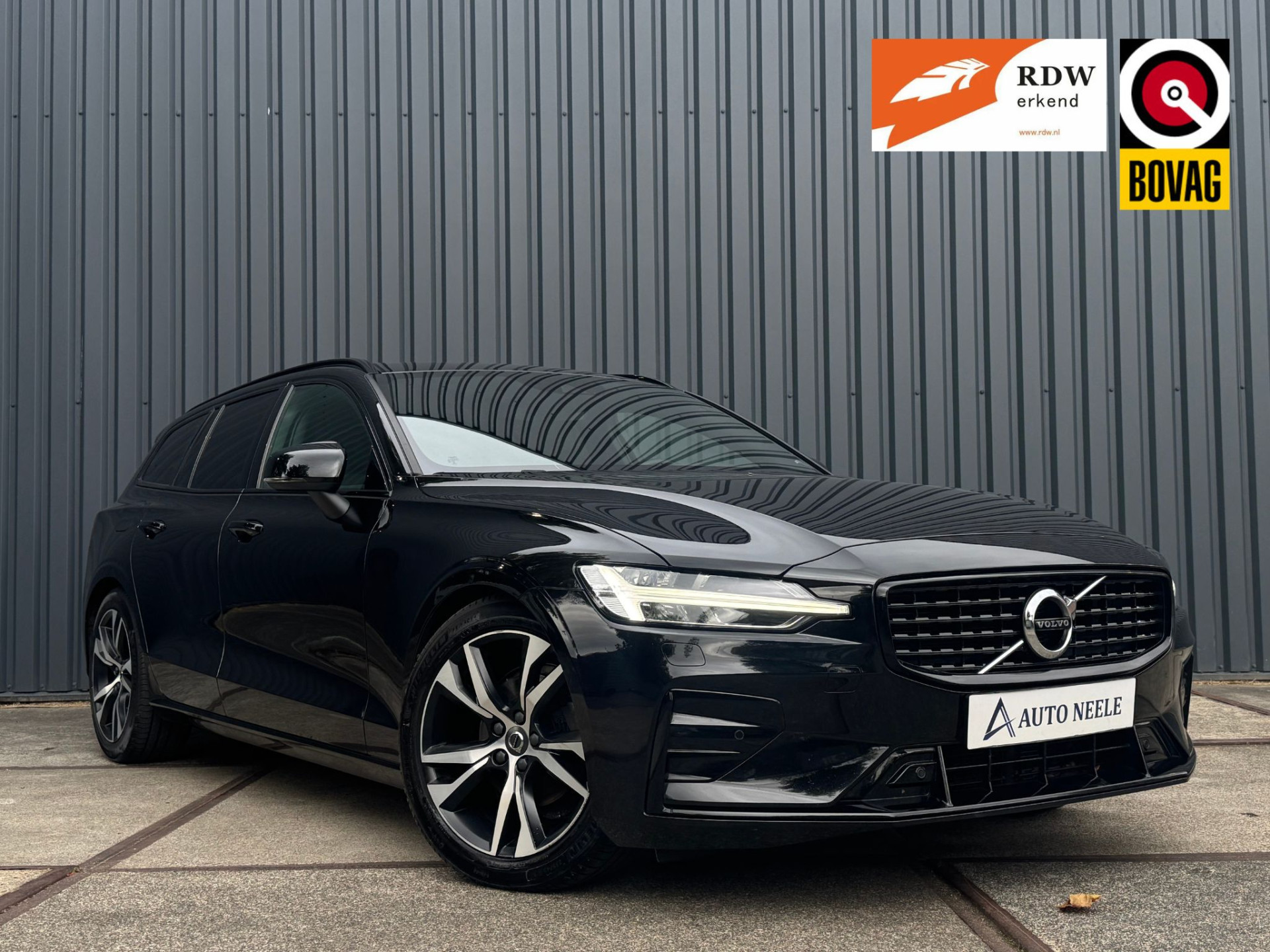 Volvo V60 2.0 B4 R-Design