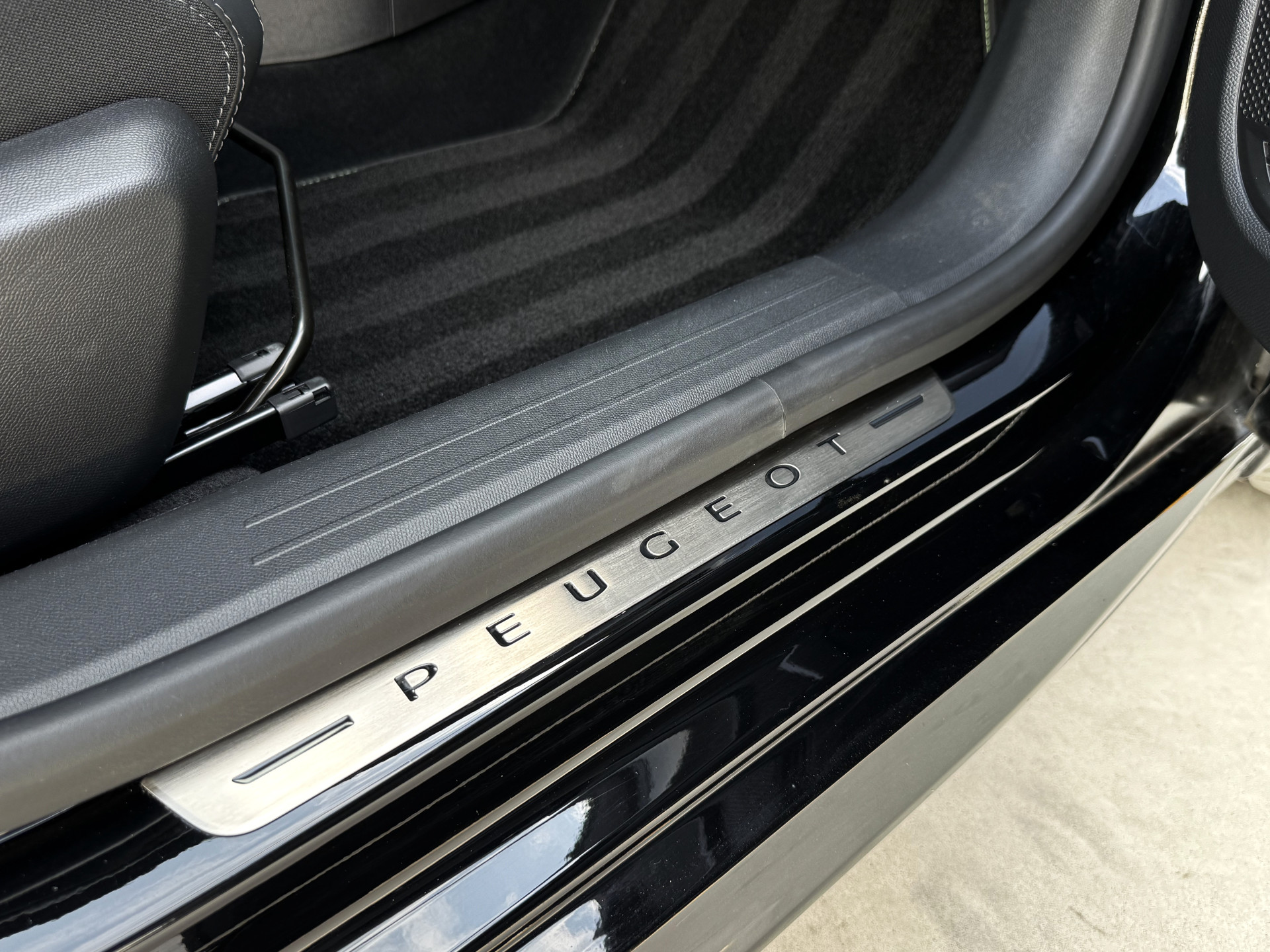 Peugeot 208 1.2 100 pk GT Automaat
