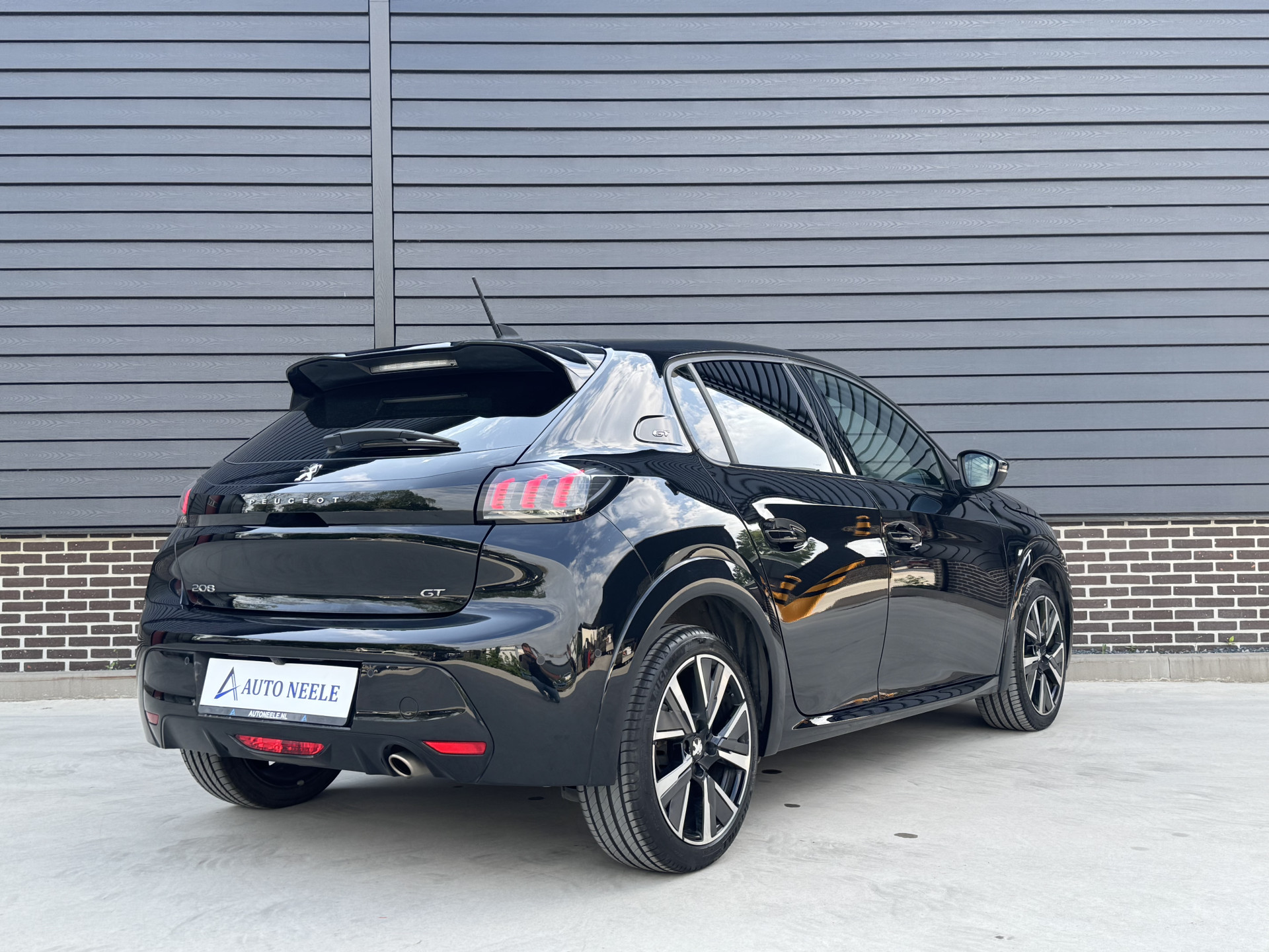 Peugeot 208 1.2 100 pk GT Automaat