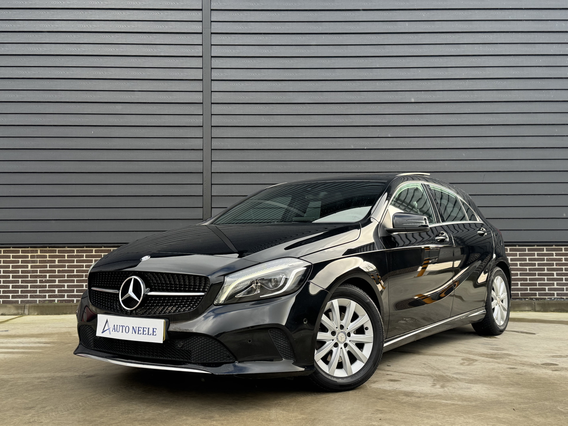 Mercedes-Benz A-Klasse 180 Lease Edition Plus