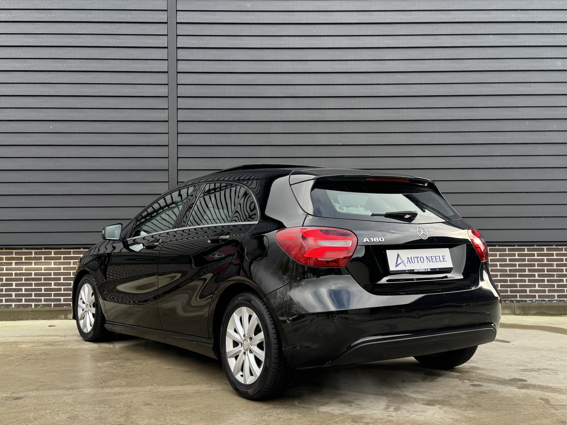 Mercedes-Benz A-Klasse 180 Lease Edition Plus
