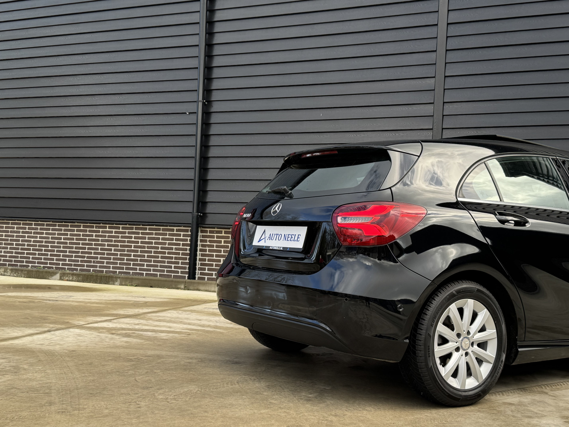 Mercedes-Benz A-Klasse 180 Lease Edition Plus