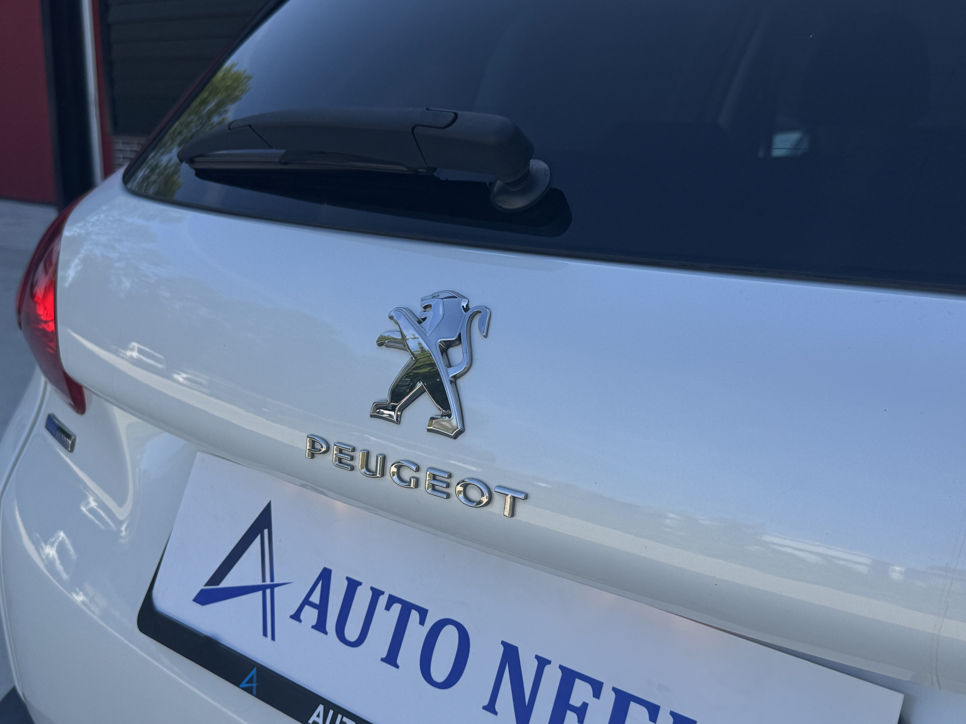 Peugeot 2008 1.2 PureTech Blue Lion