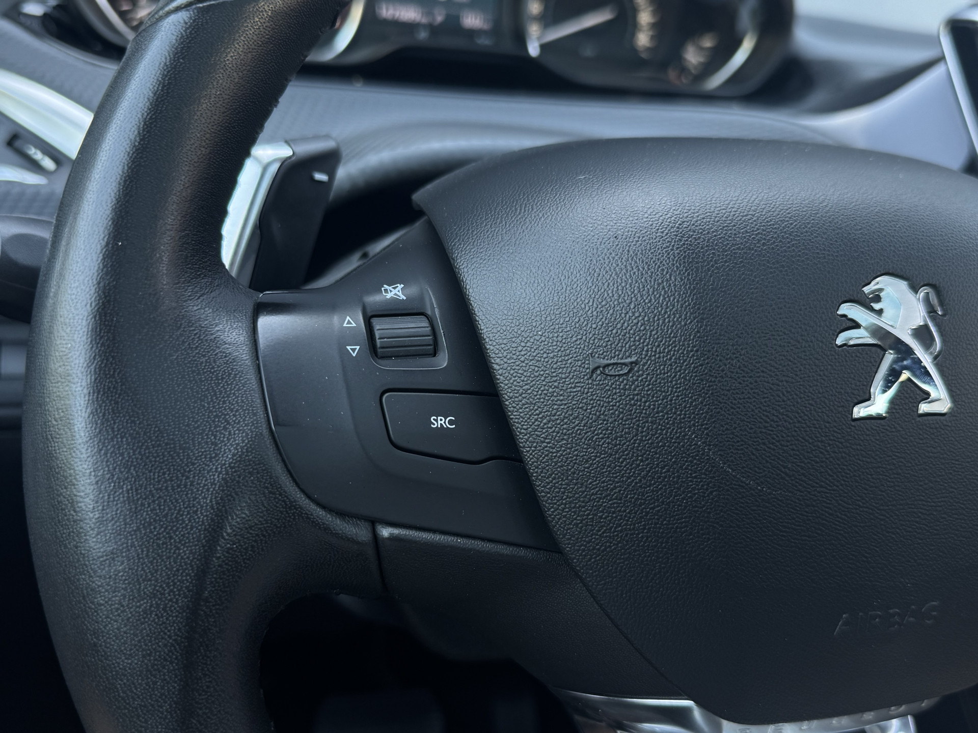Peugeot 2008 1.2 PureTech Blue Lion
