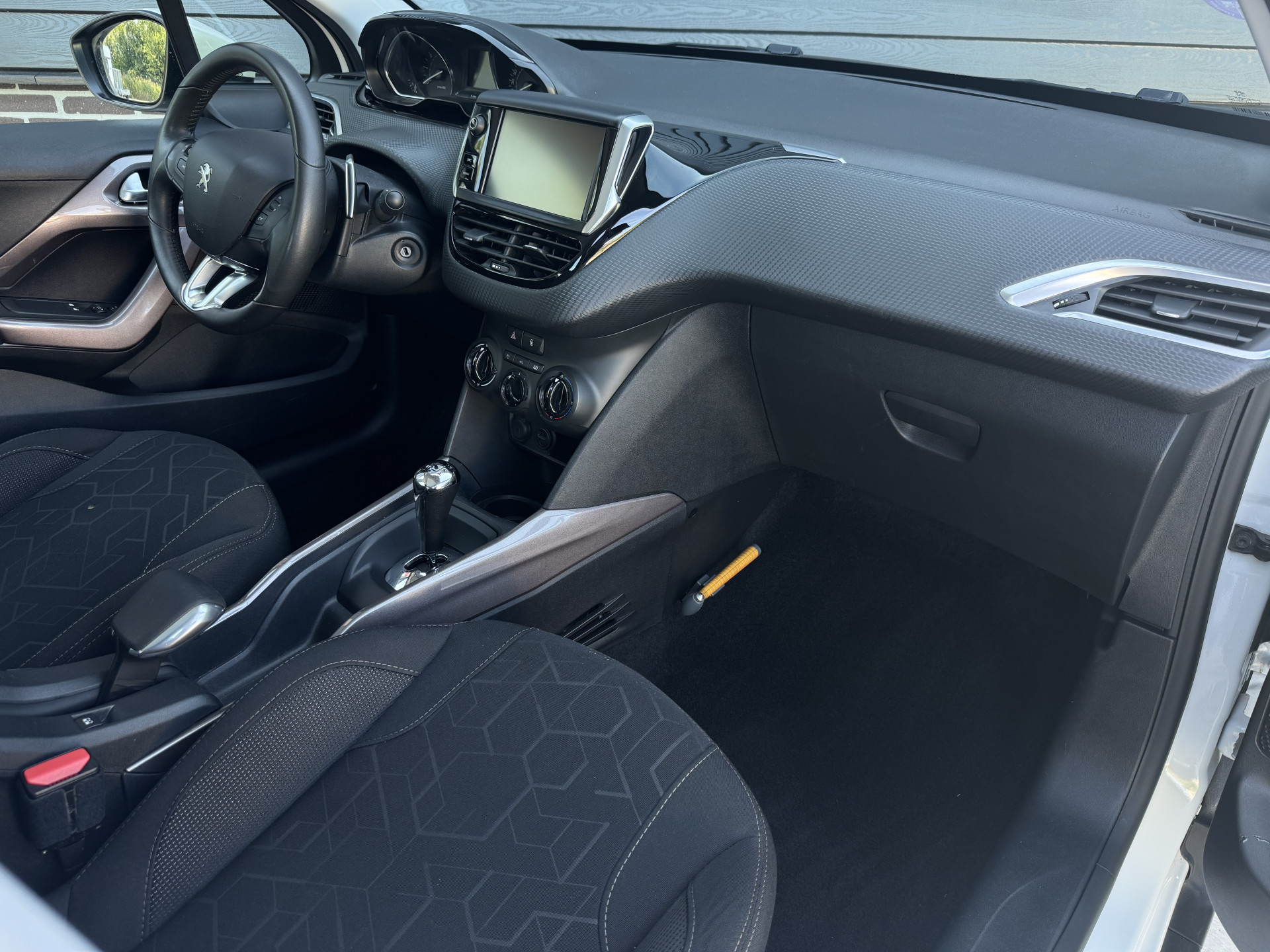 Peugeot 2008 1.2 PureTech Blue Lion