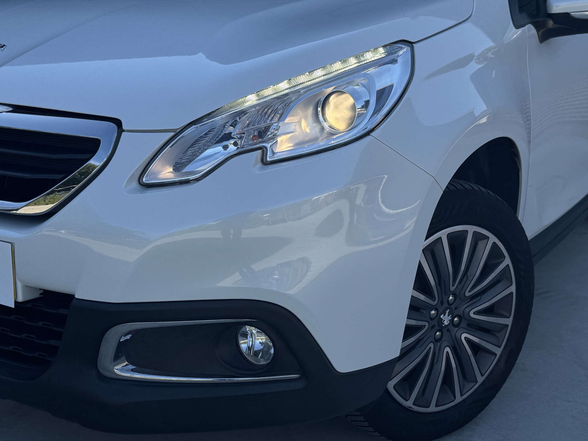Peugeot 2008 1.2 PureTech Blue Lion