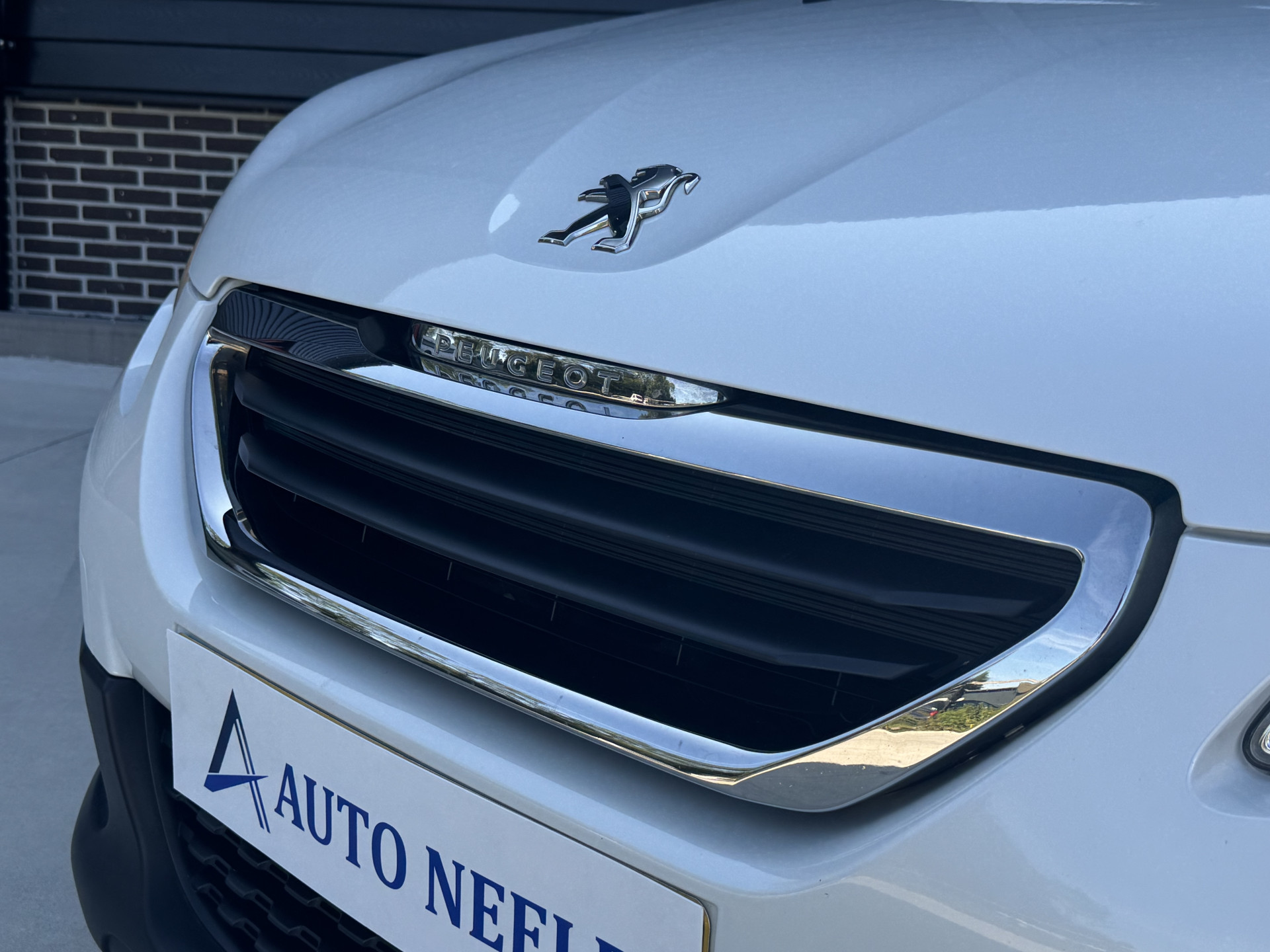 Peugeot 2008 1.2 PureTech Blue Lion