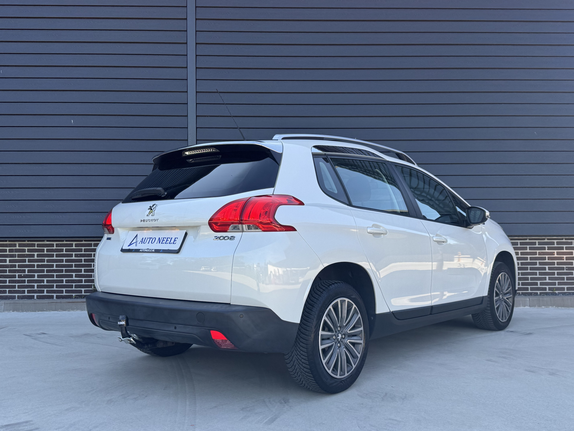 Peugeot 2008 1.2 PureTech Blue Lion