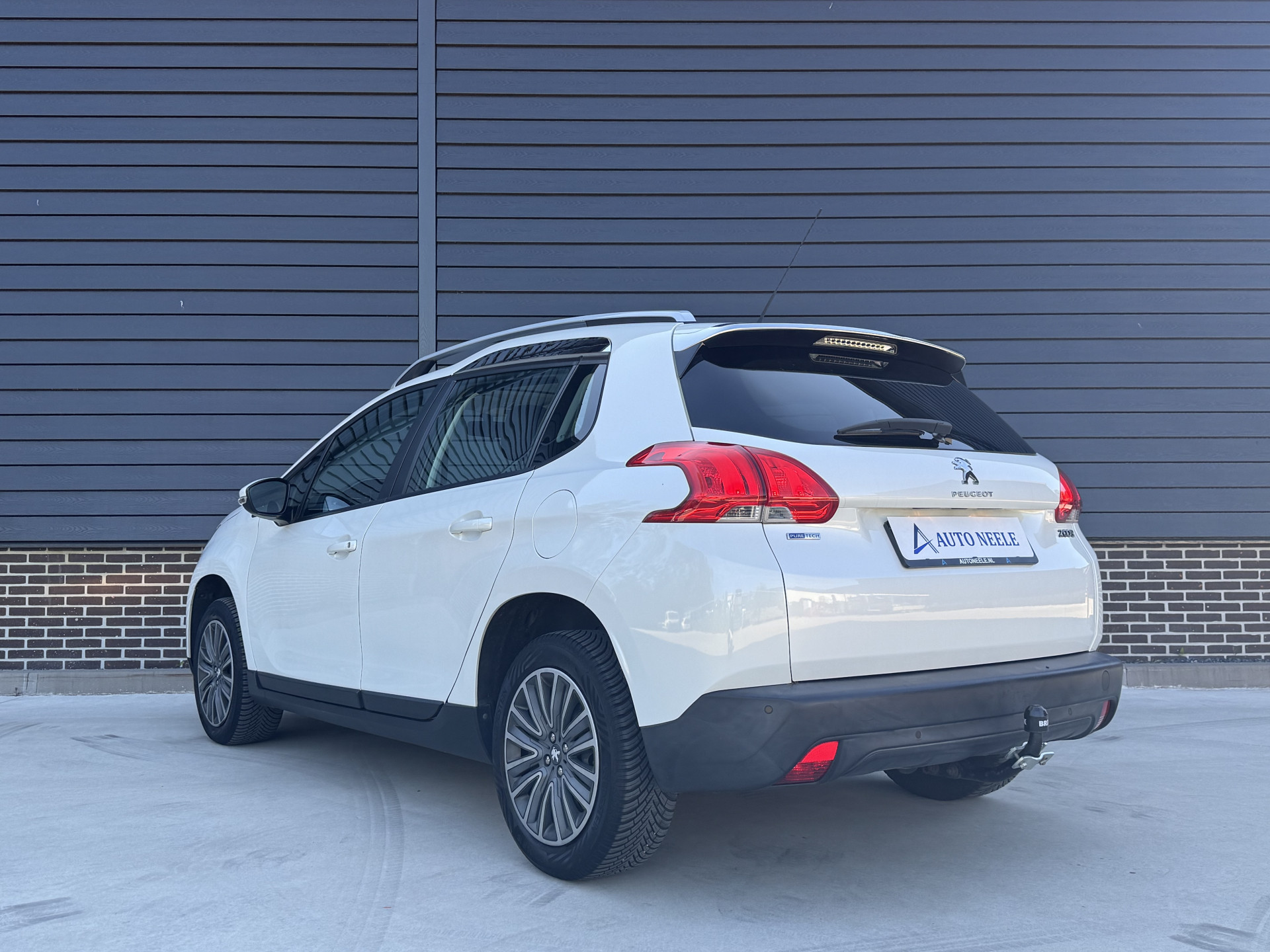 Peugeot 2008 1.2 PureTech Blue Lion