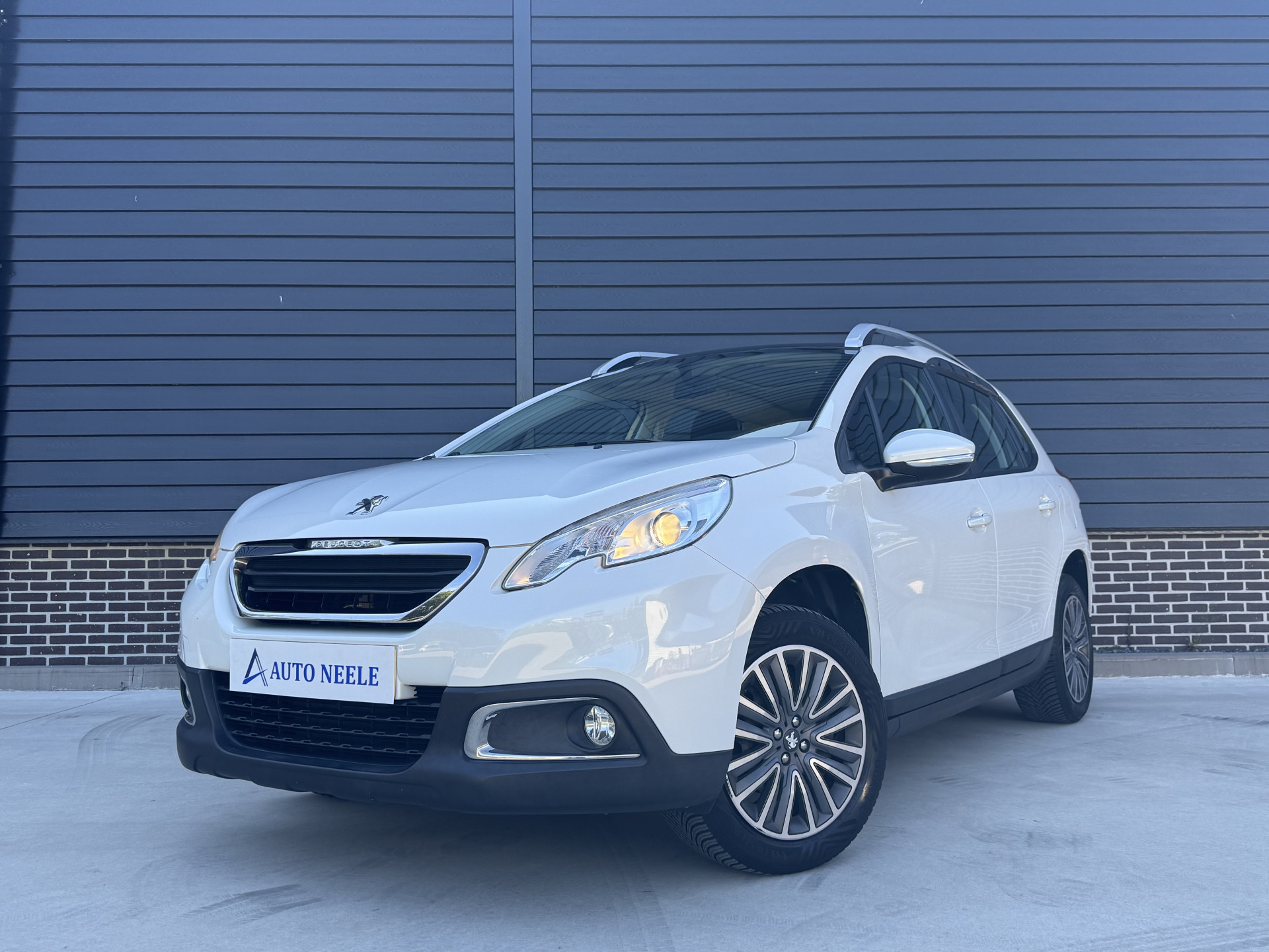 Peugeot 2008 1.2 PureTech Blue Lion