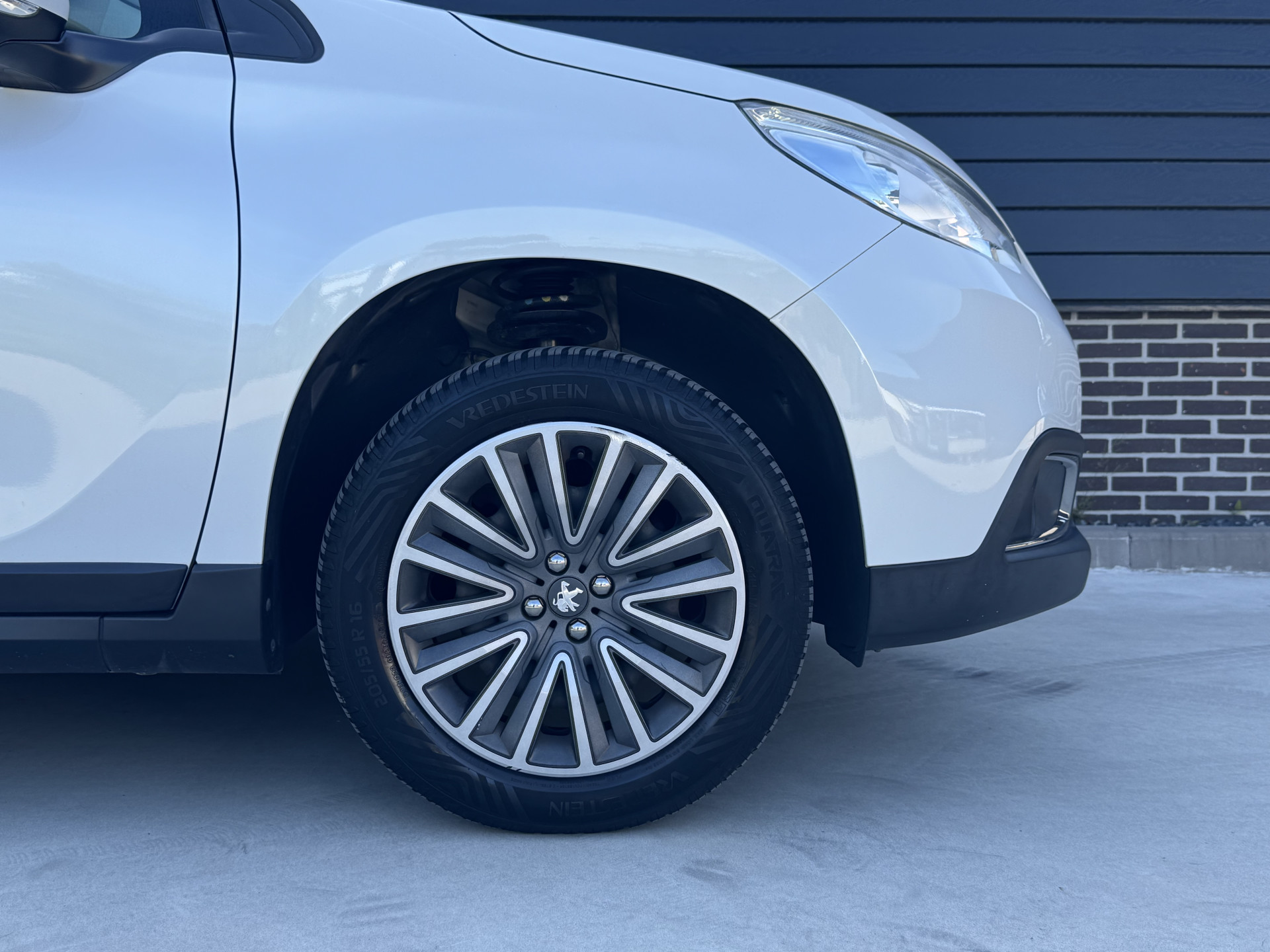 Peugeot 2008 1.2 PureTech Blue Lion