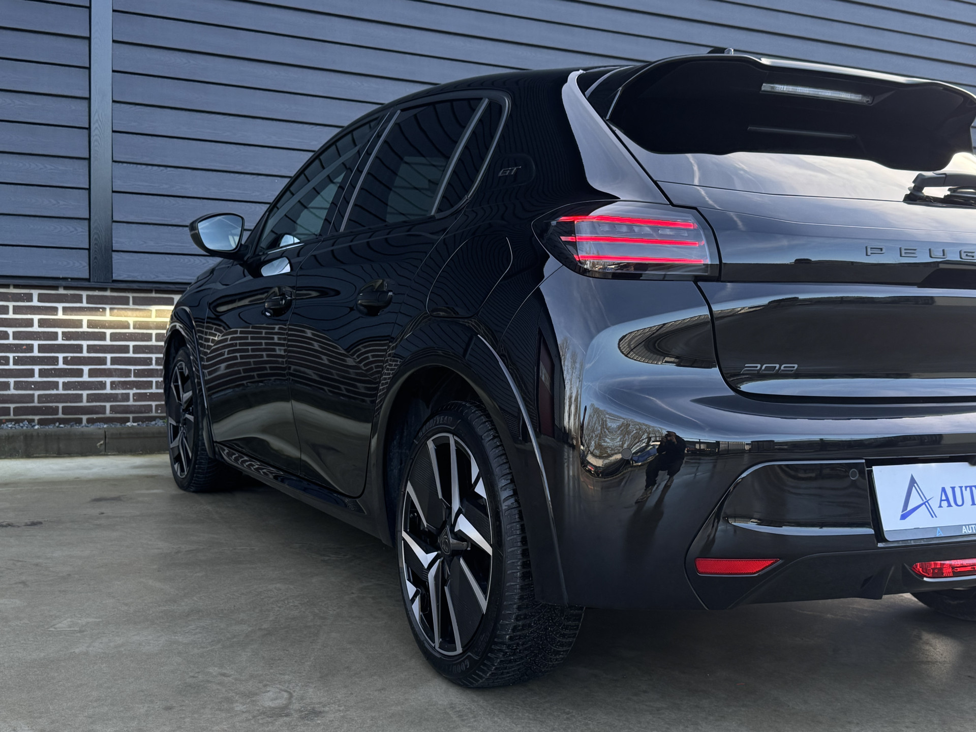 Peugeot 208 Hybrid 145 pk e-DSC6 GT