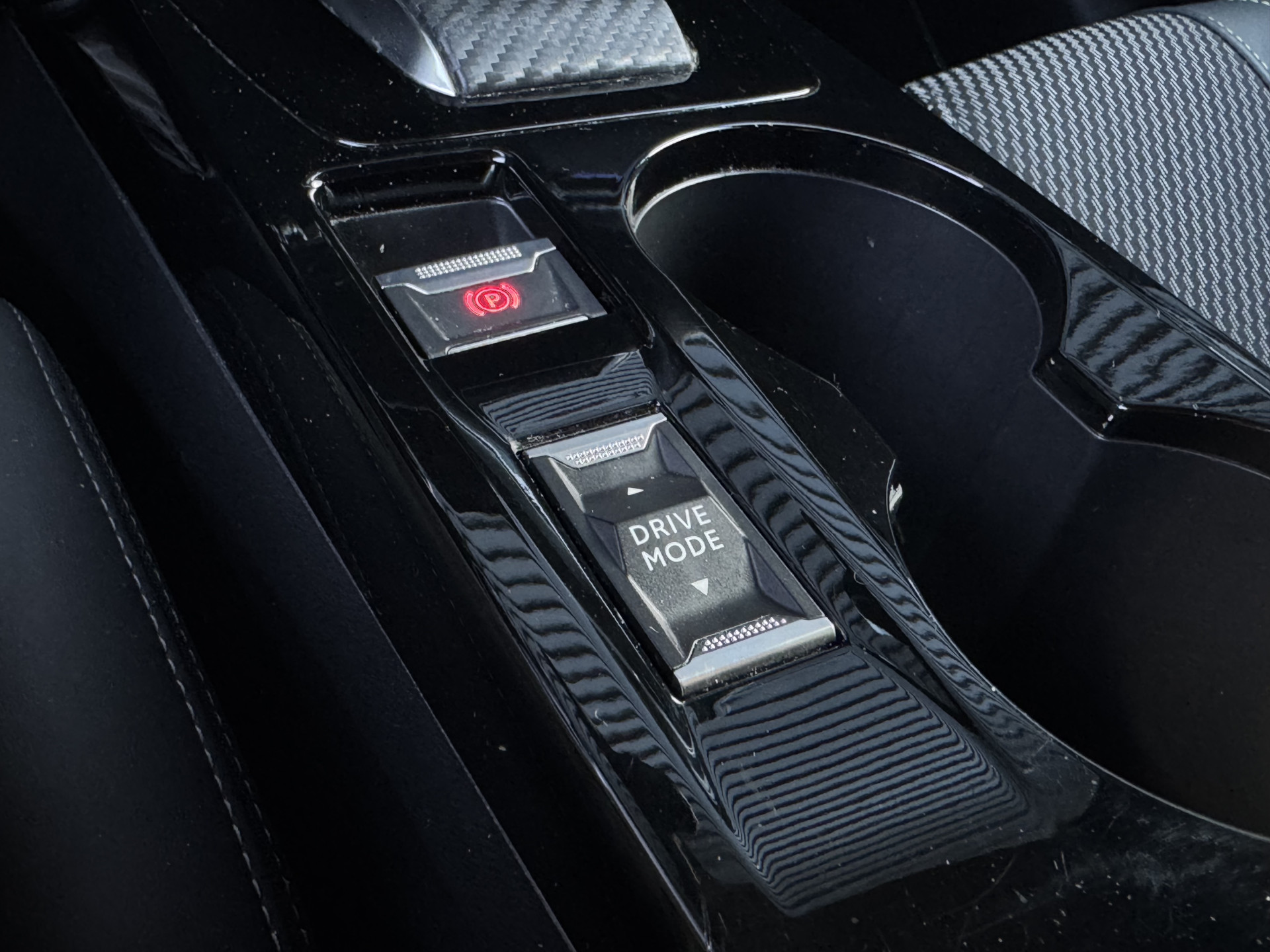 Peugeot 208 Hybrid 145 pk e-DSC6 GT