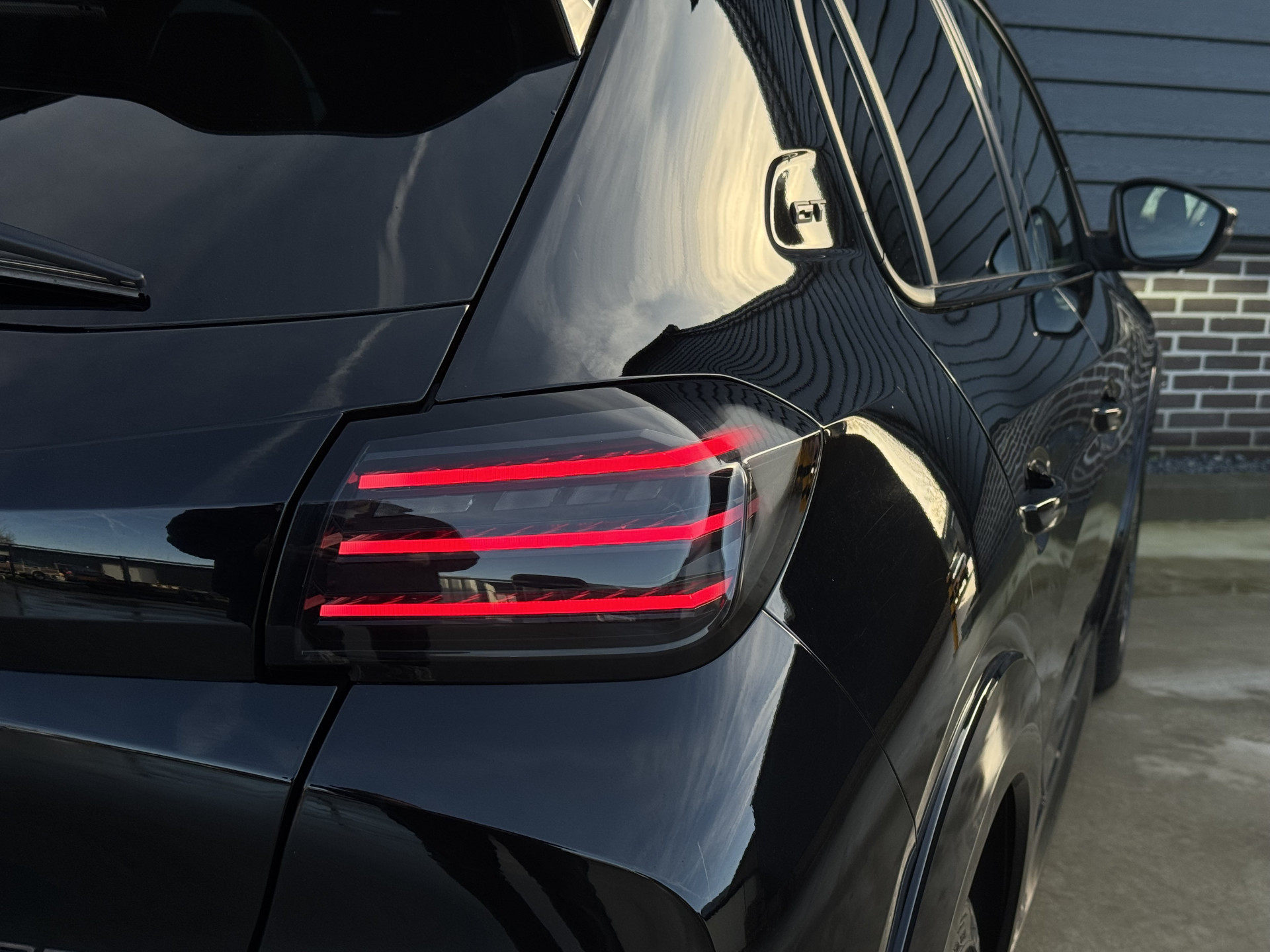 Peugeot 208 Hybrid 145 pk e-DSC6 GT