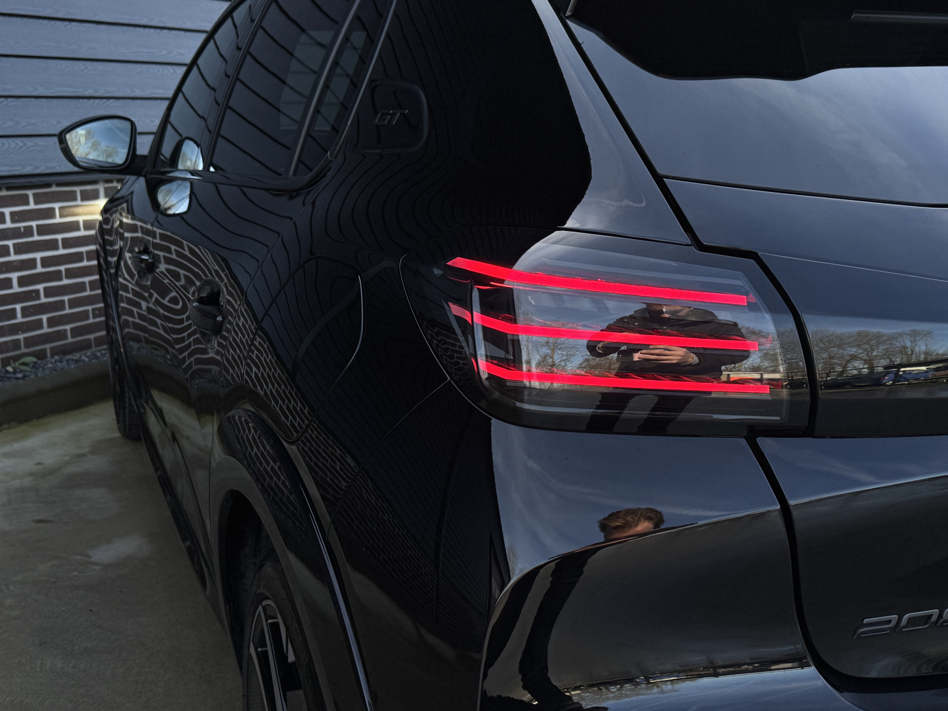 Peugeot 208 Hybrid 145 pk e-DSC6 GT