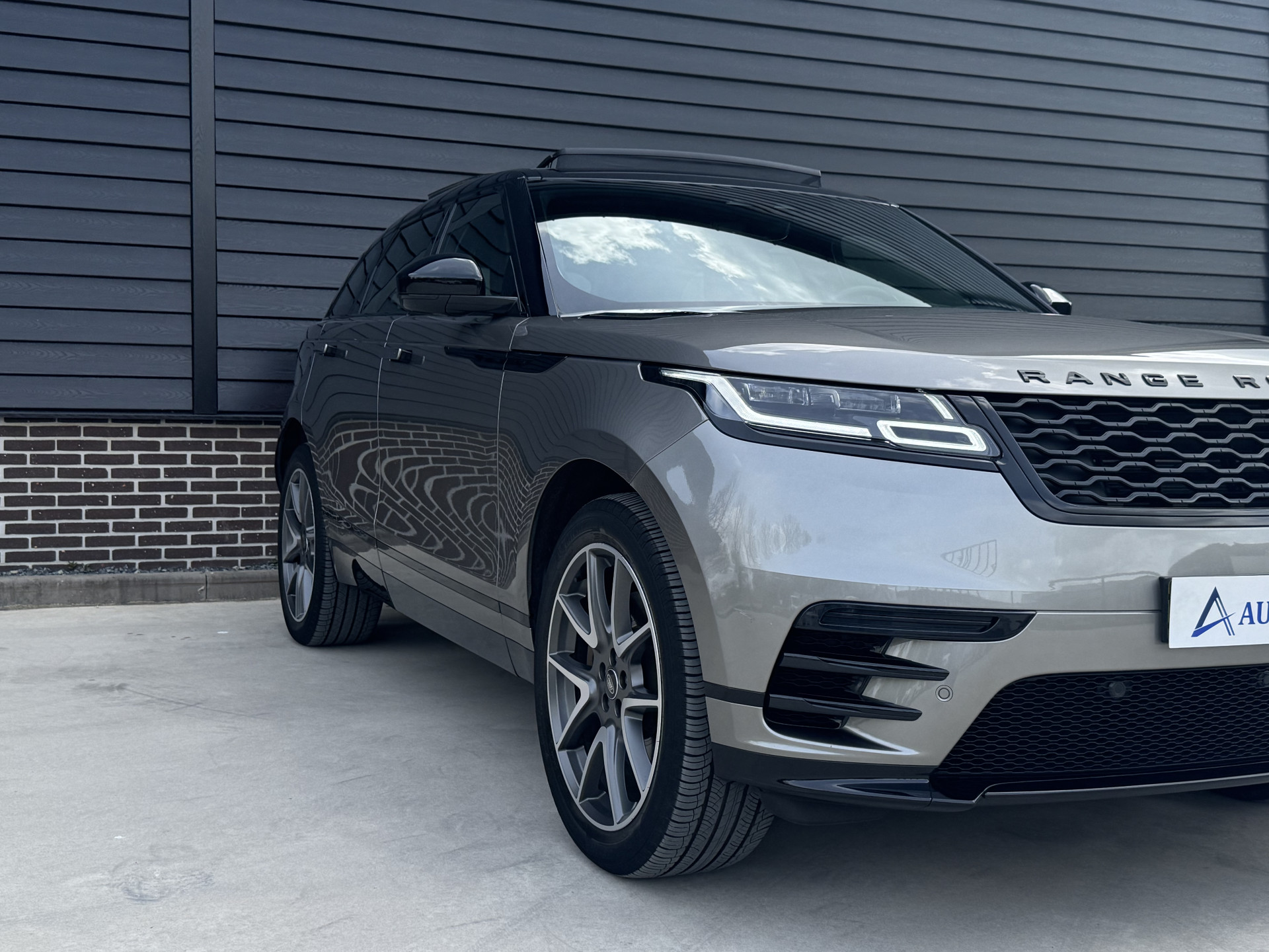 Land Rover Range Rover Velar 2.0 P400e R-Dynamic HSE