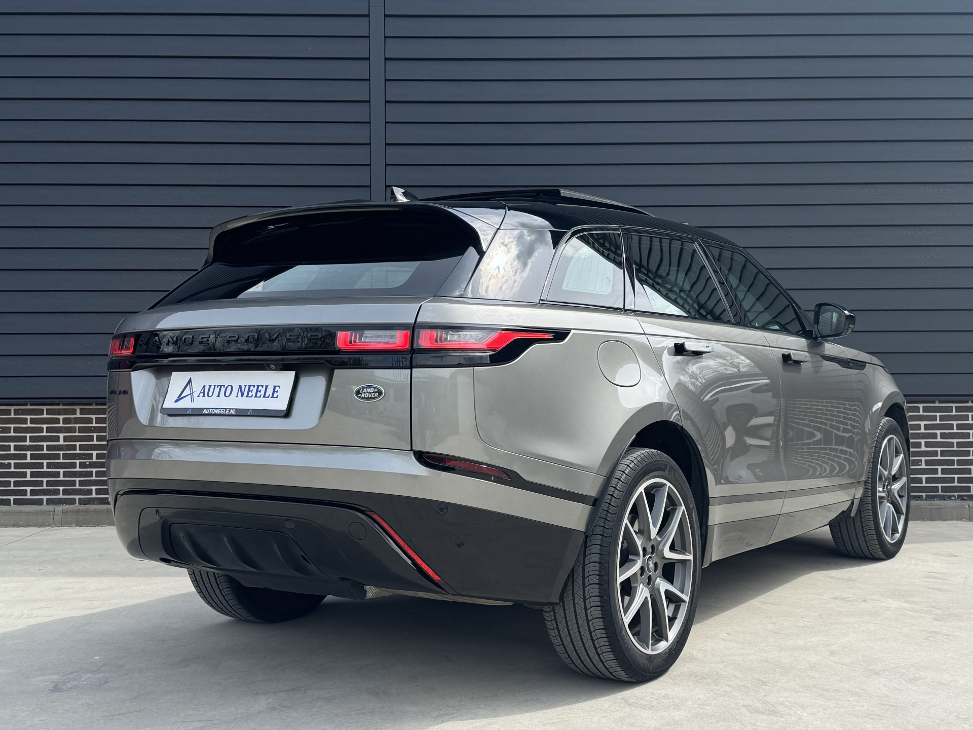 Land Rover Range Rover Velar 2.0 P400e R-Dynamic HSE