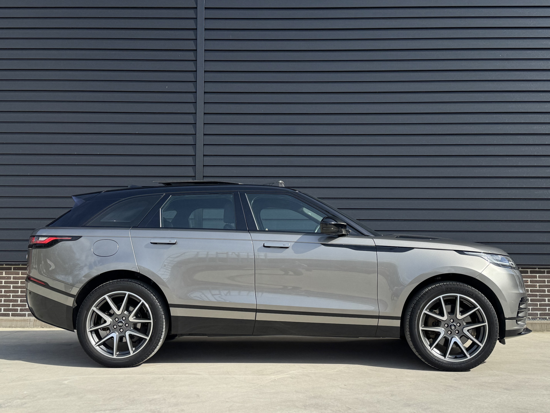 Land Rover Range Rover Velar 2.0 P400e R-Dynamic HSE
