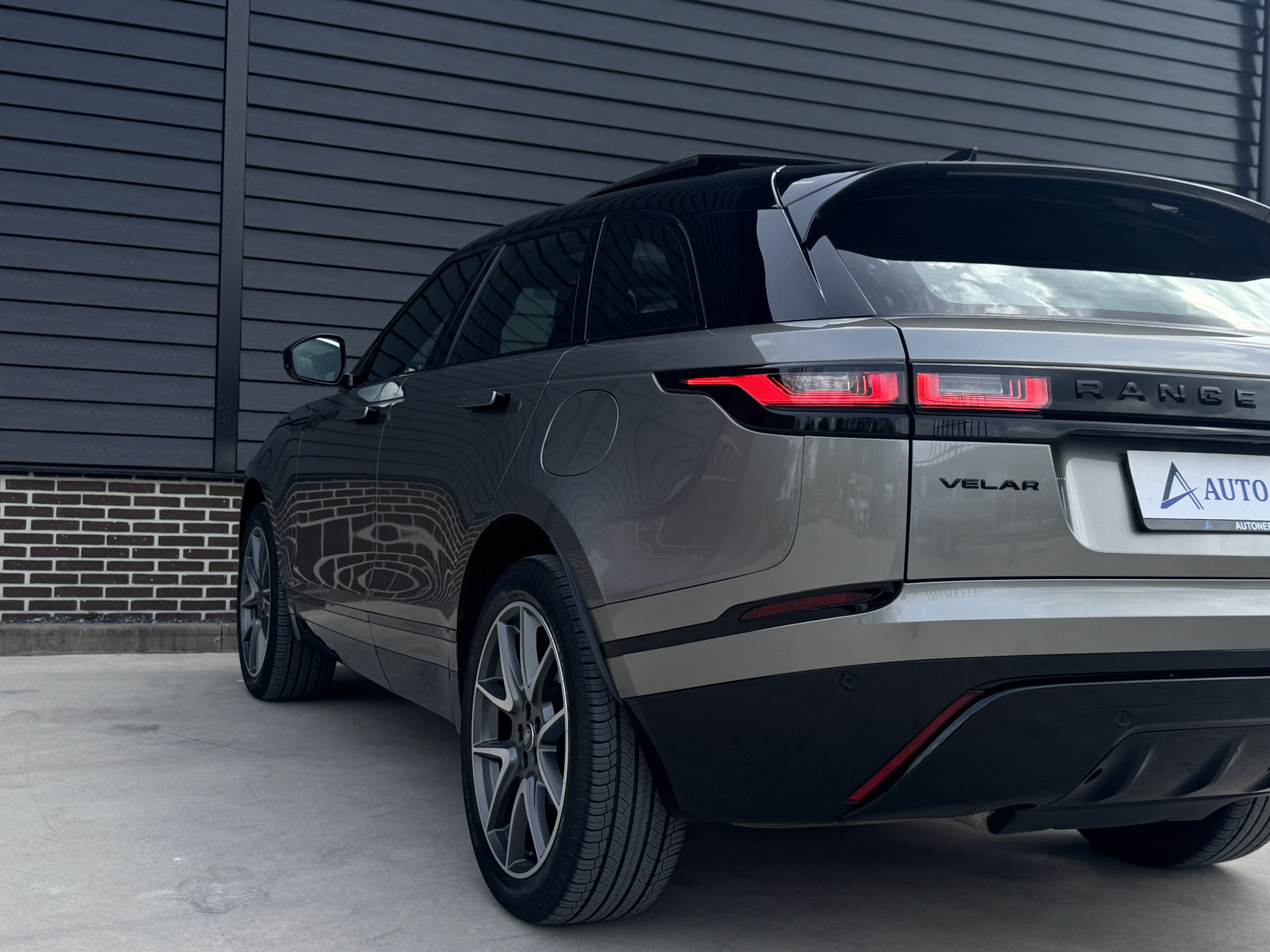 Land Rover Range Rover Velar 2.0 P400e R-Dynamic HSE