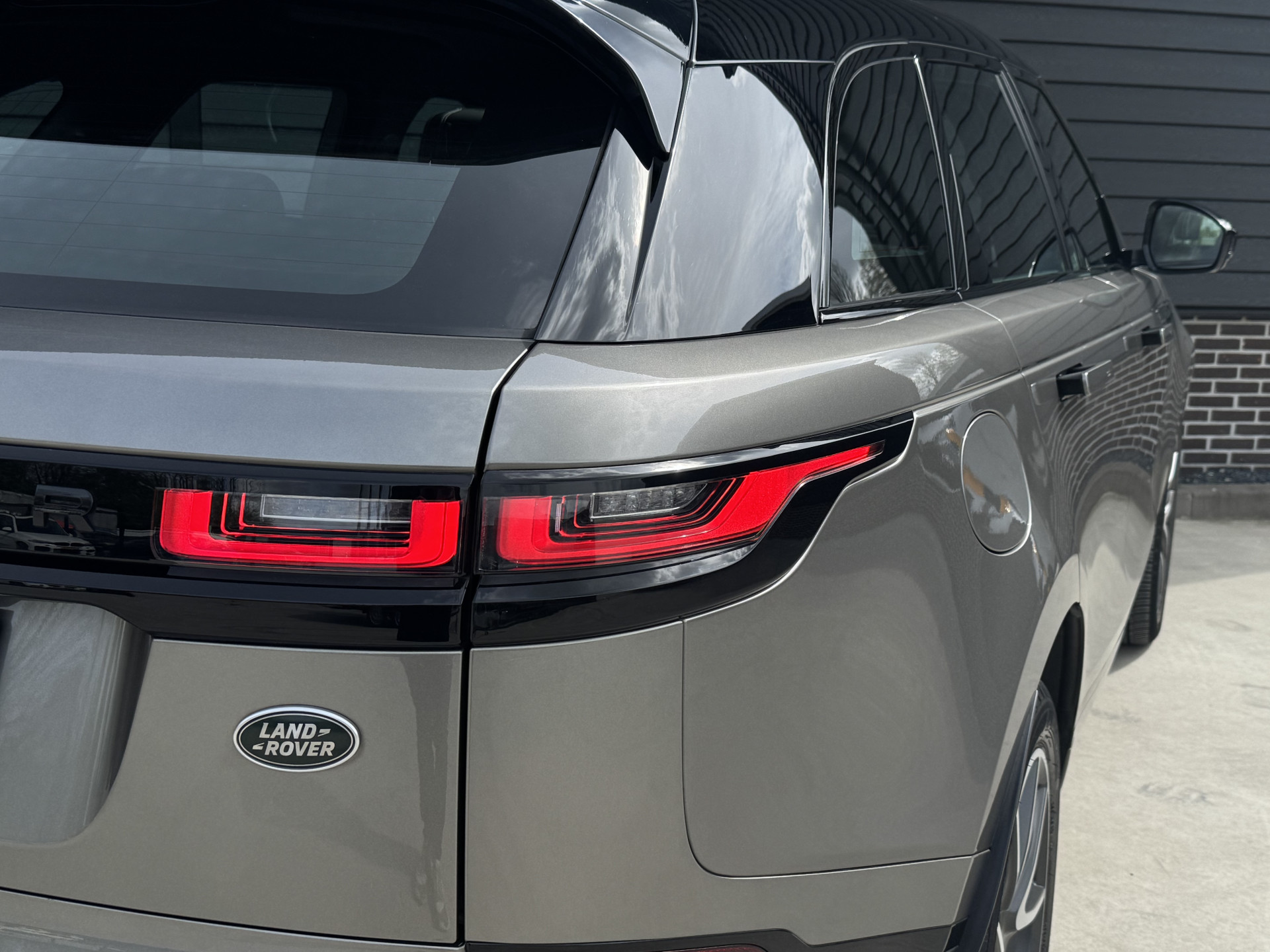 Land Rover Range Rover Velar 2.0 P400e R-Dynamic HSE