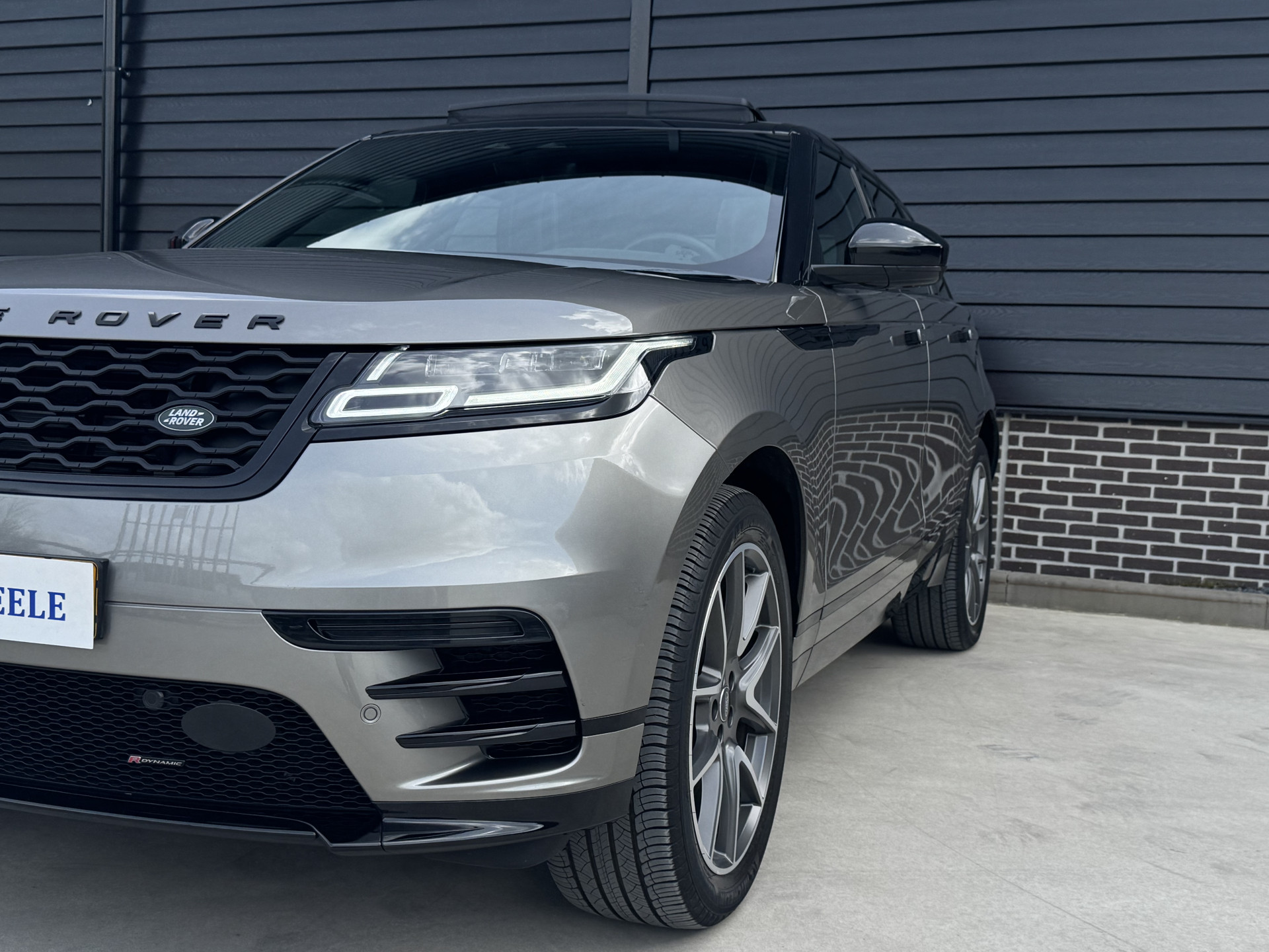 Land Rover Range Rover Velar 2.0 P400e R-Dynamic HSE