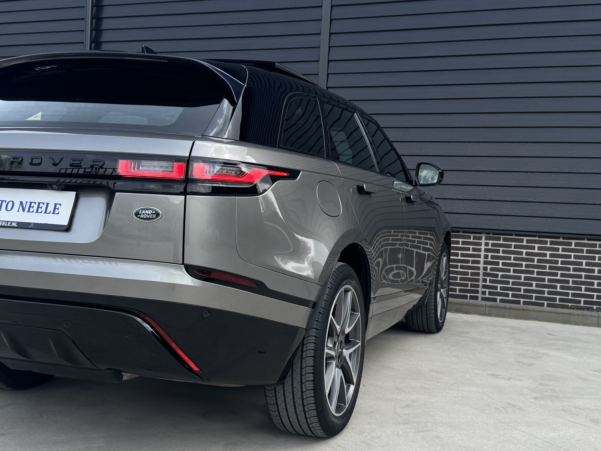 Land Rover Range Rover Velar 2.0 P400e R-Dynamic HSE