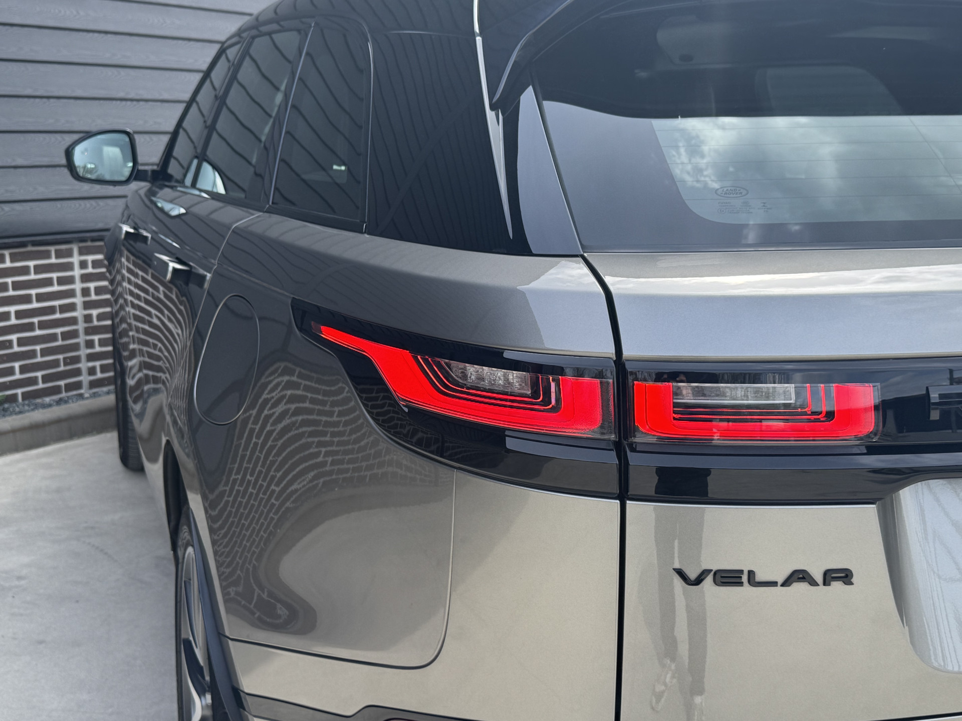 Land Rover Range Rover Velar 2.0 P400e R-Dynamic HSE