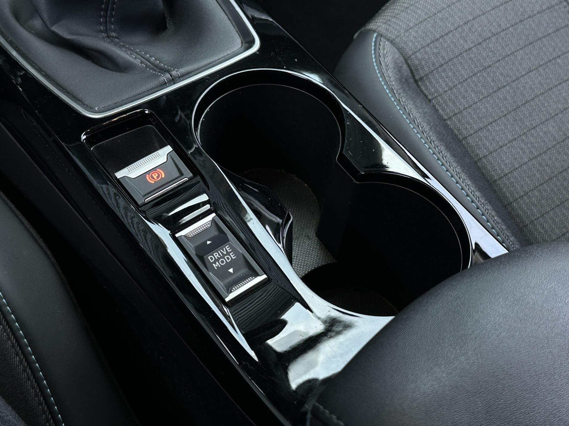 Peugeot 208 1.2 Allure 100 pk