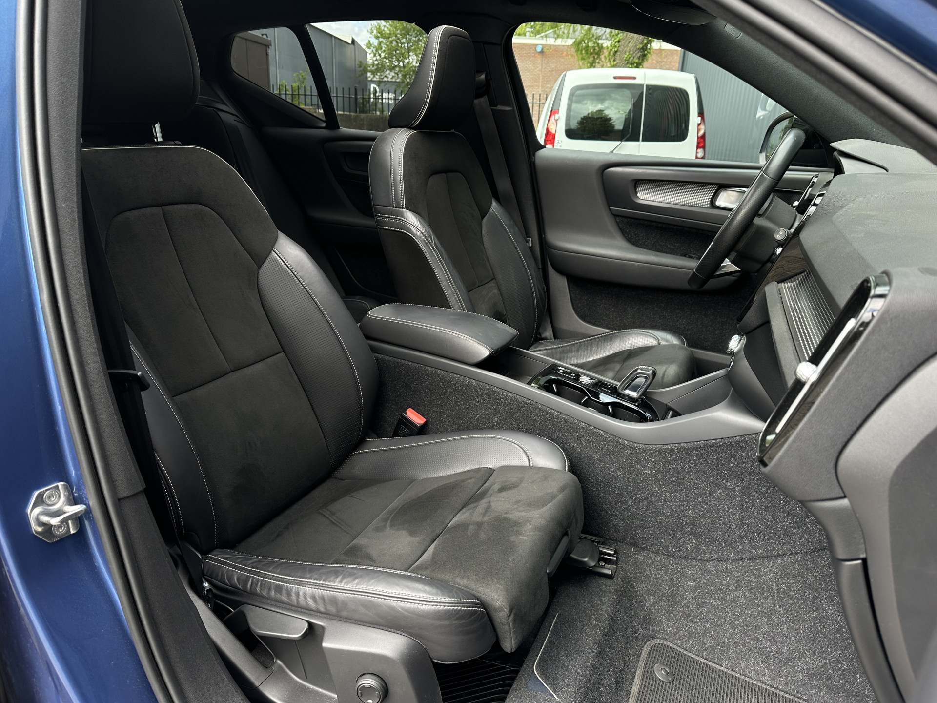 Volvo XC40 1.5 T5 262 pk Recharge R-Design
