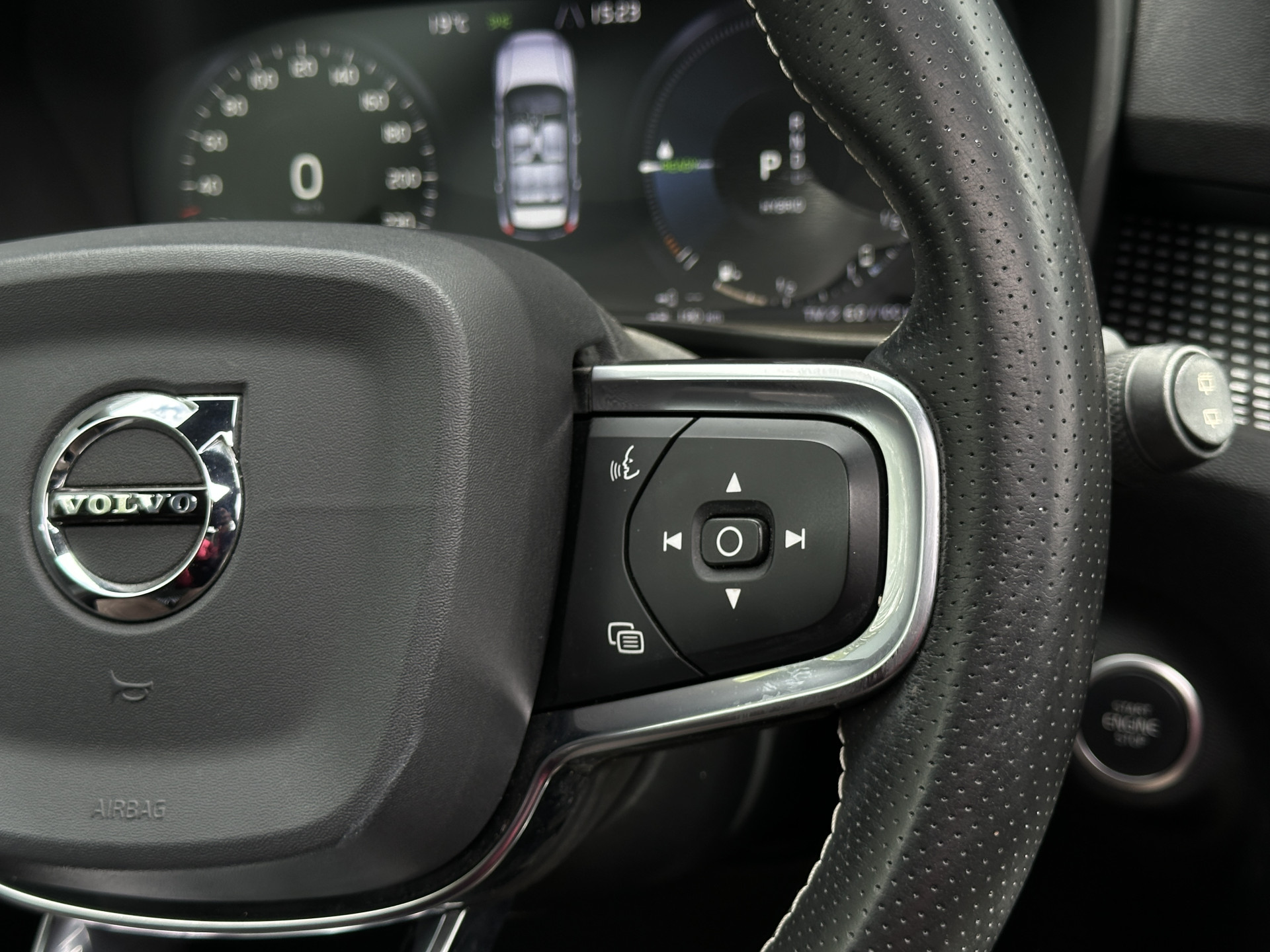 Volvo XC40 1.5 T5 262 pk Recharge R-Design