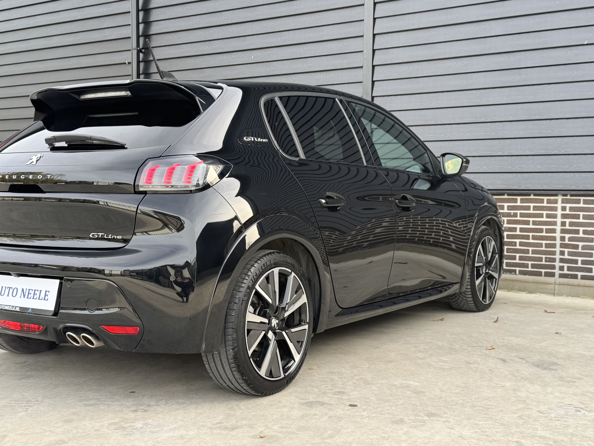 Peugeot 208 1.2 130 pk GT