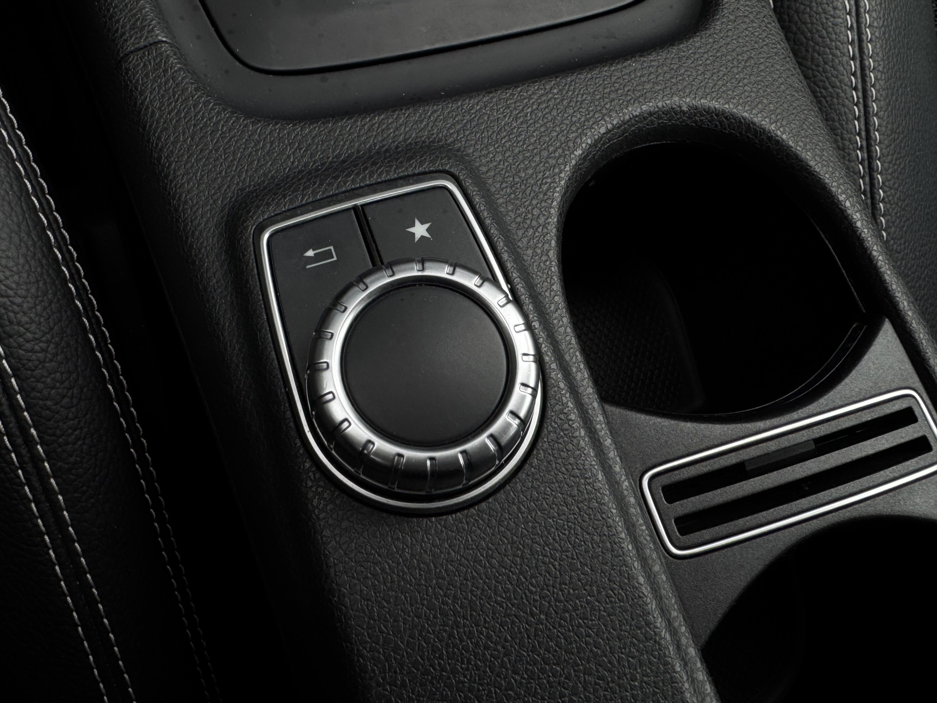 Mercedes-Benz GLA 200 Ambition 156 pk