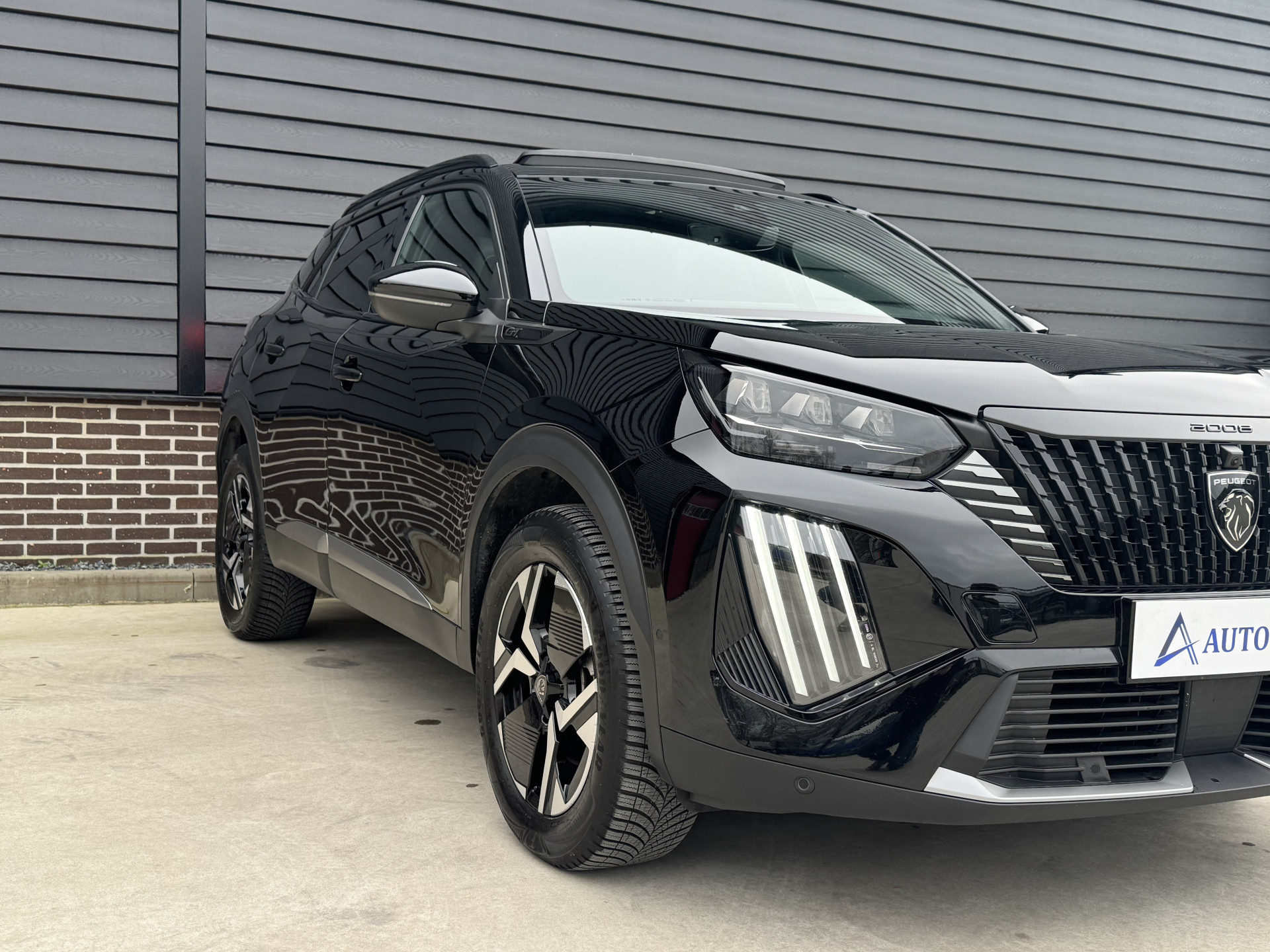 Peugeot 2008 SUV 1.2 GT PACK Hybrid 145 pk