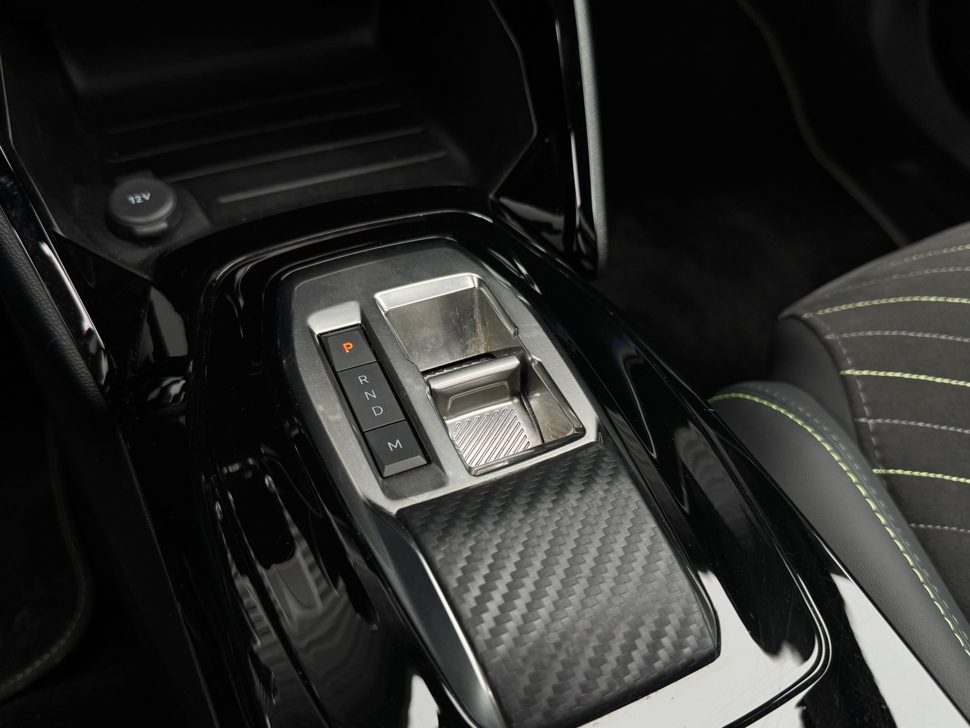 Peugeot 2008 SUV 1.2 GT PACK Hybrid 145 pk