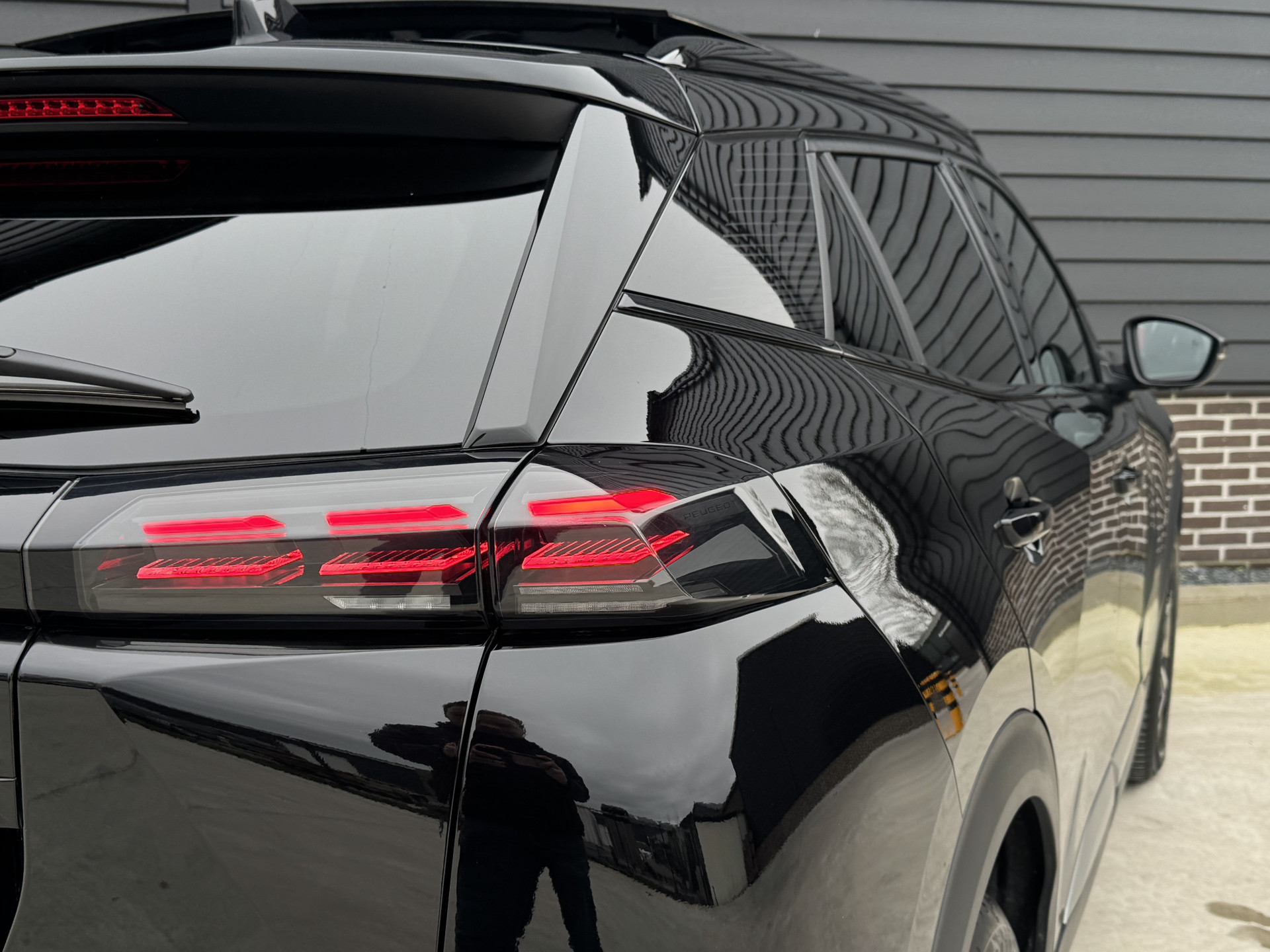 Peugeot 2008 SUV 1.2 GT PACK Hybrid 145 pk