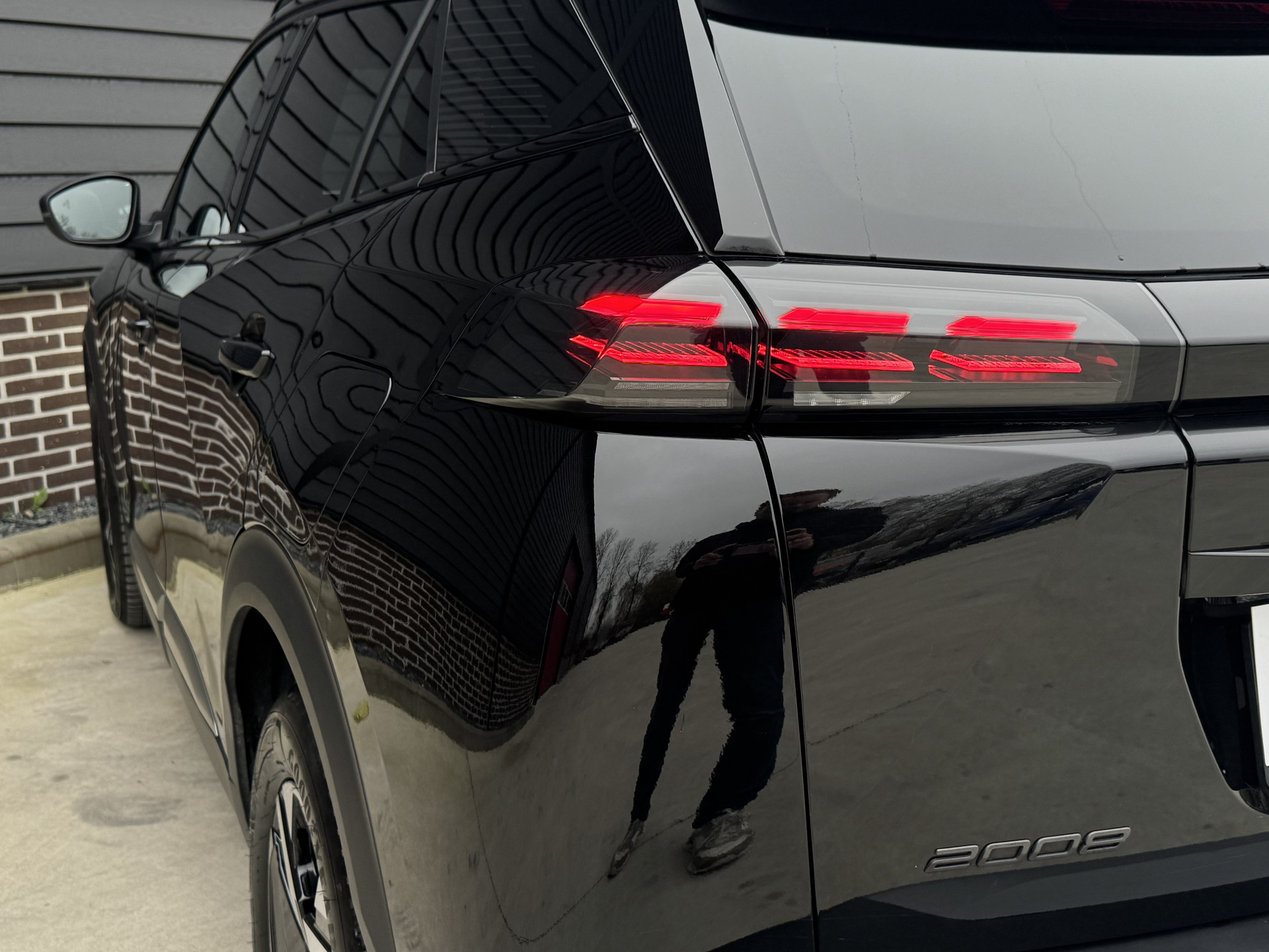 Peugeot 2008 SUV 1.2 GT PACK Hybrid 145 pk