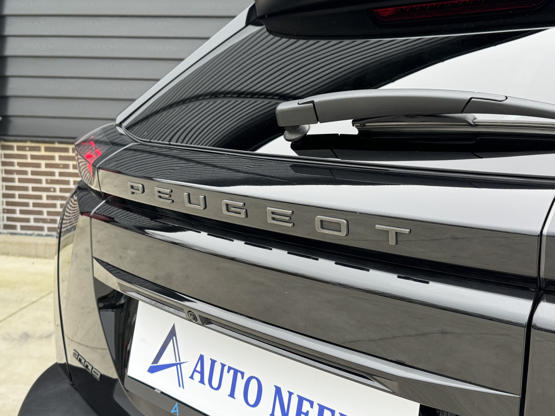 Peugeot 2008 SUV 1.2 GT PACK Hybrid 145 pk