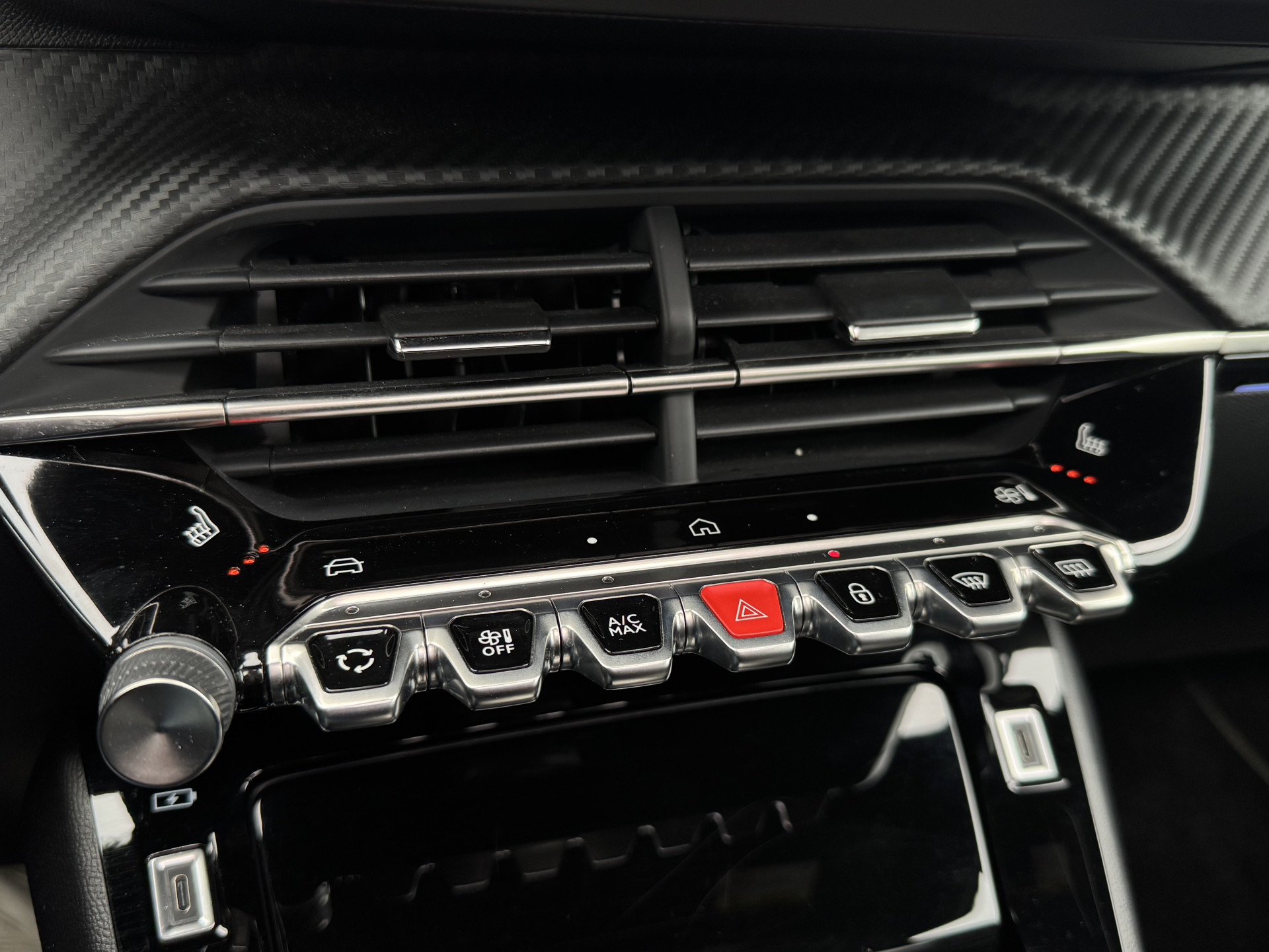 Peugeot 2008 SUV 1.2 GT PACK Hybrid 145 pk