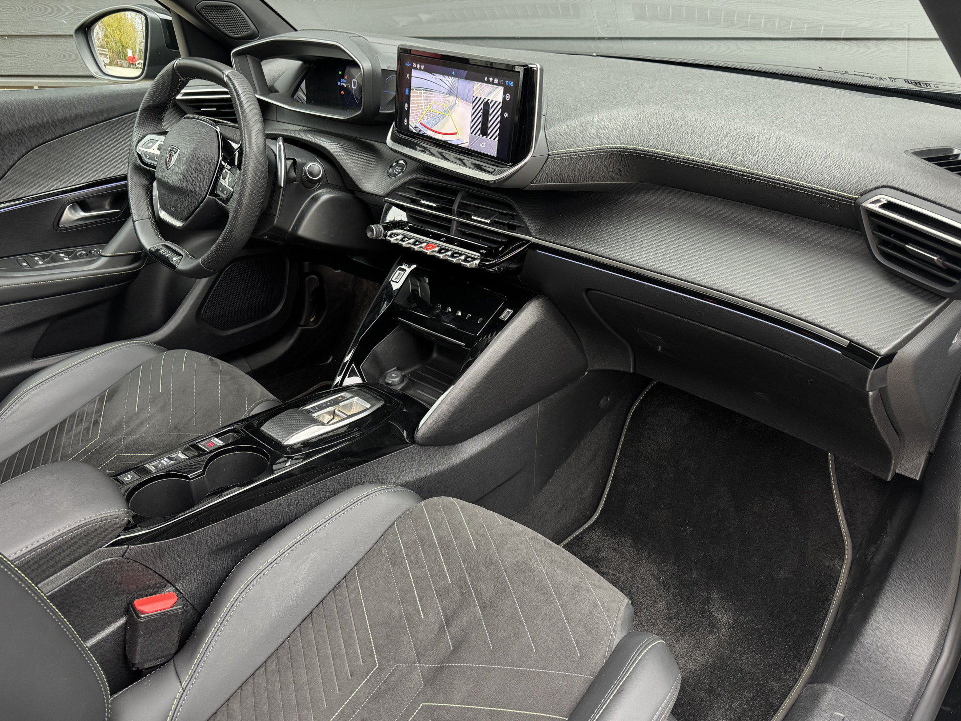 Peugeot 2008 SUV 1.2 GT PACK Hybrid 145 pk