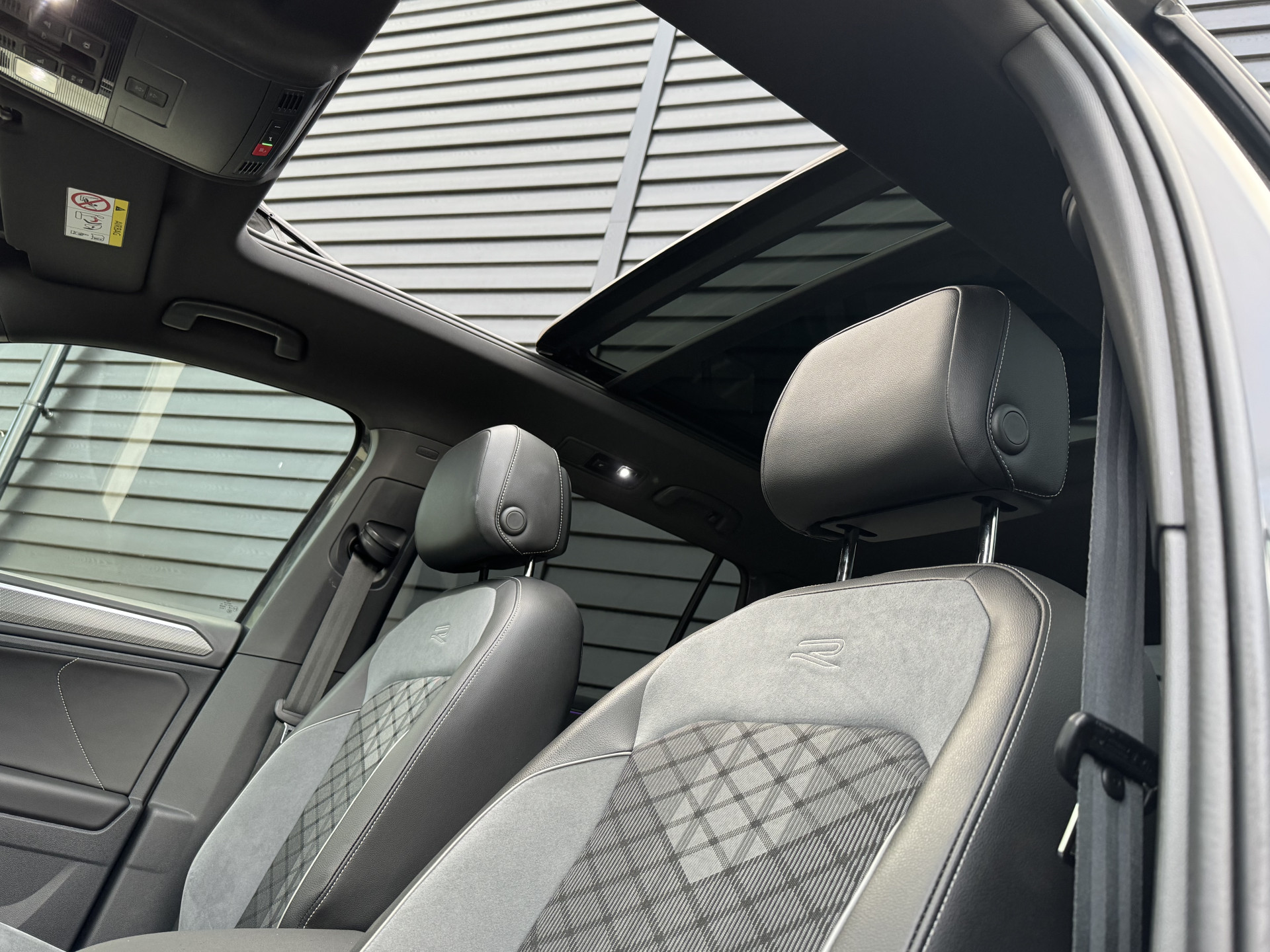 Volkswagen Tiguan 2.0 TSI 4Motion R Line