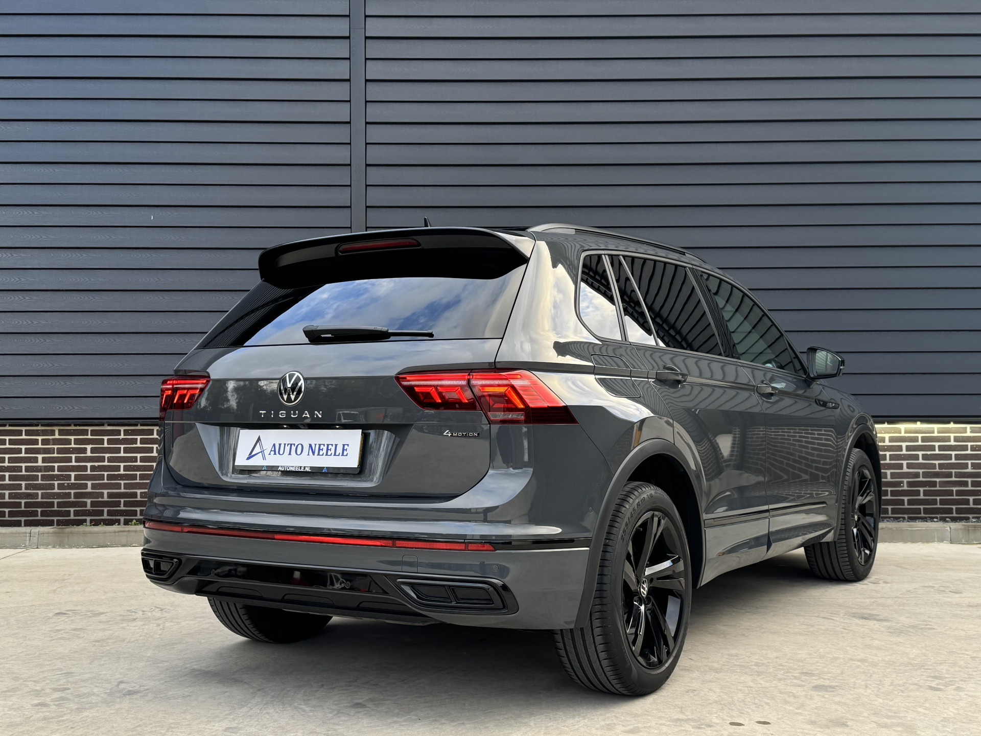 Volkswagen Tiguan 2.0 TSI 4Motion R Line