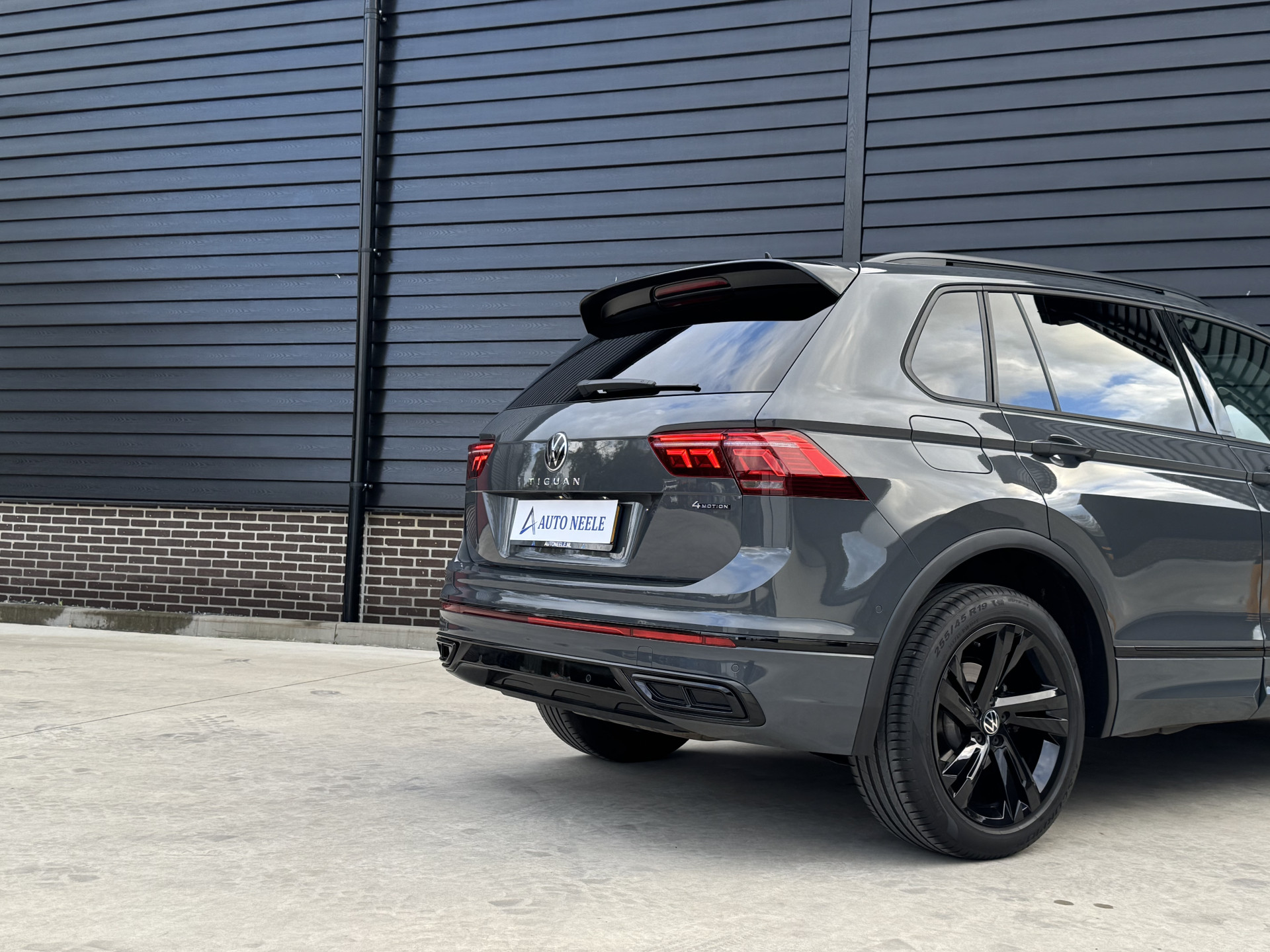 Volkswagen Tiguan 2.0 TSI 4Motion R Line