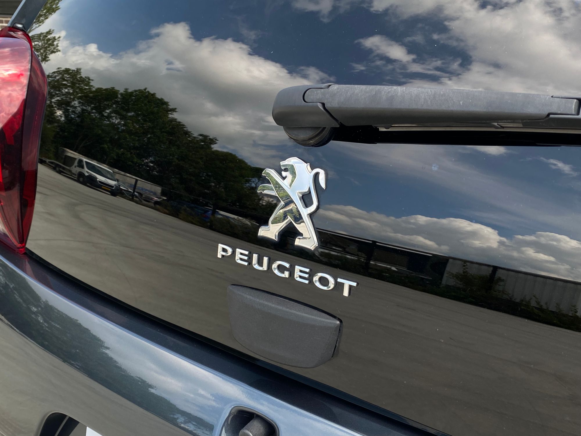 Peugeot 108 1.0 70 pk Allure NAP, NL auto, Navigatie, Carplay