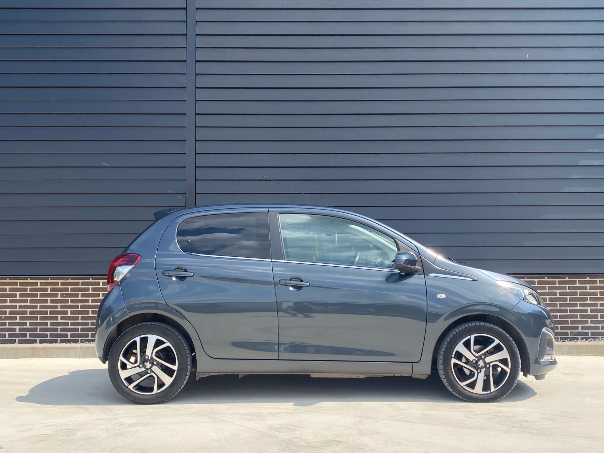 Peugeot 108 1.0 70 pk Allure NAP, NL auto, Navigatie, Carplay