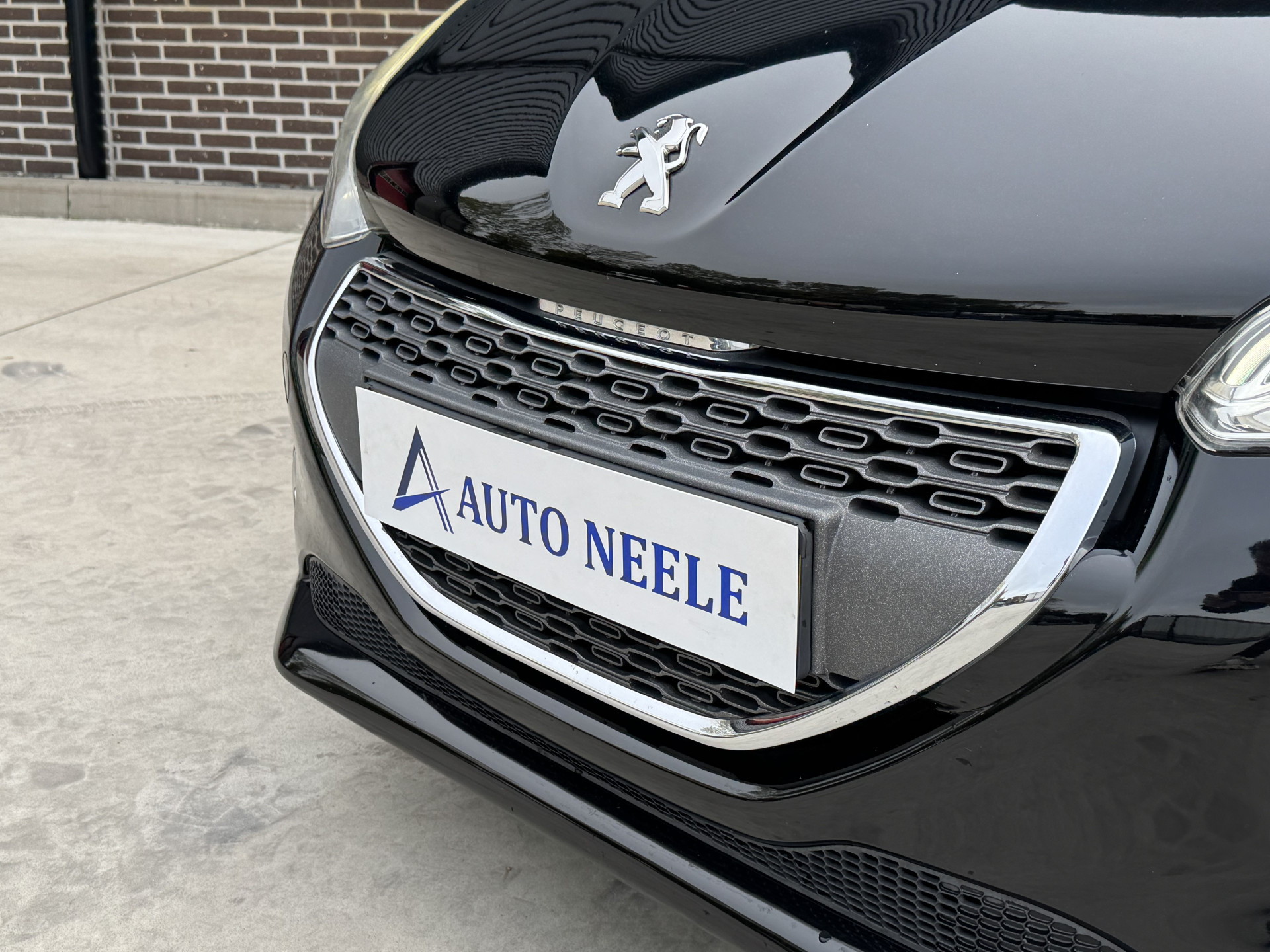 Peugeot 208 1.2 VTi 82 pk Allure