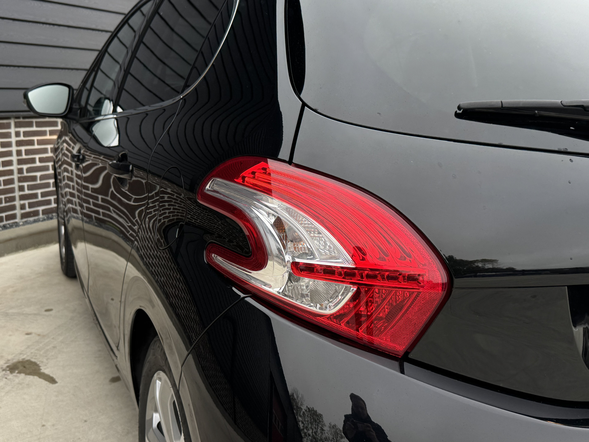 Peugeot 208 1.2 VTi 82 pk Allure
