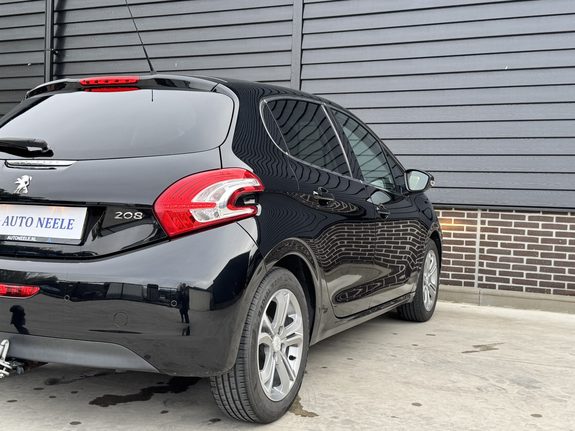 Peugeot 208 1.2 VTi 82 pk Allure