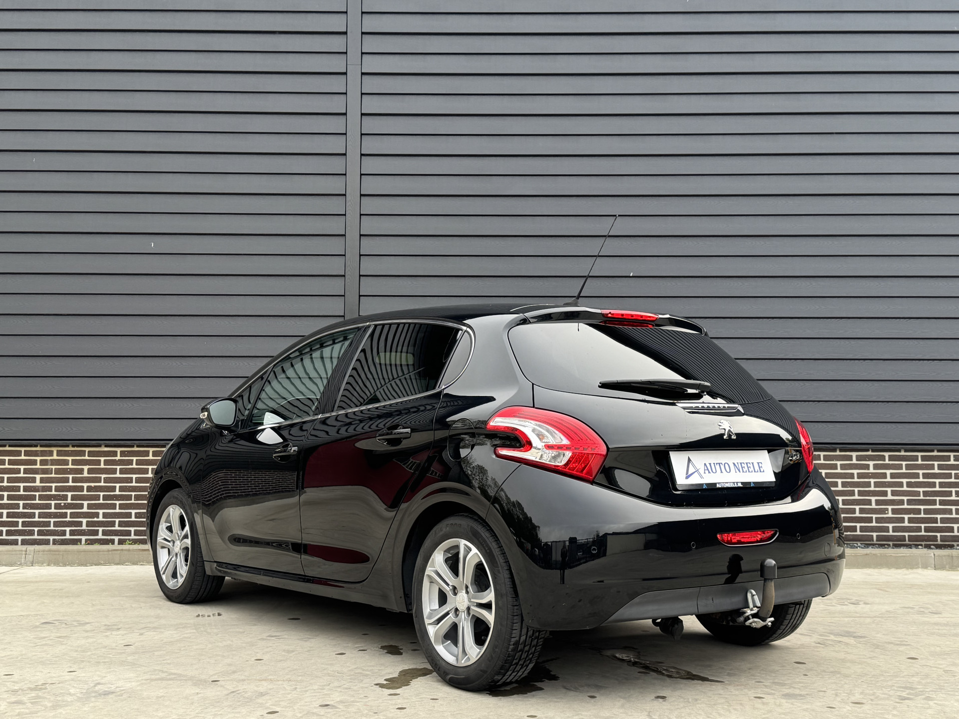 Peugeot 208 1.2 VTi 82 pk Allure