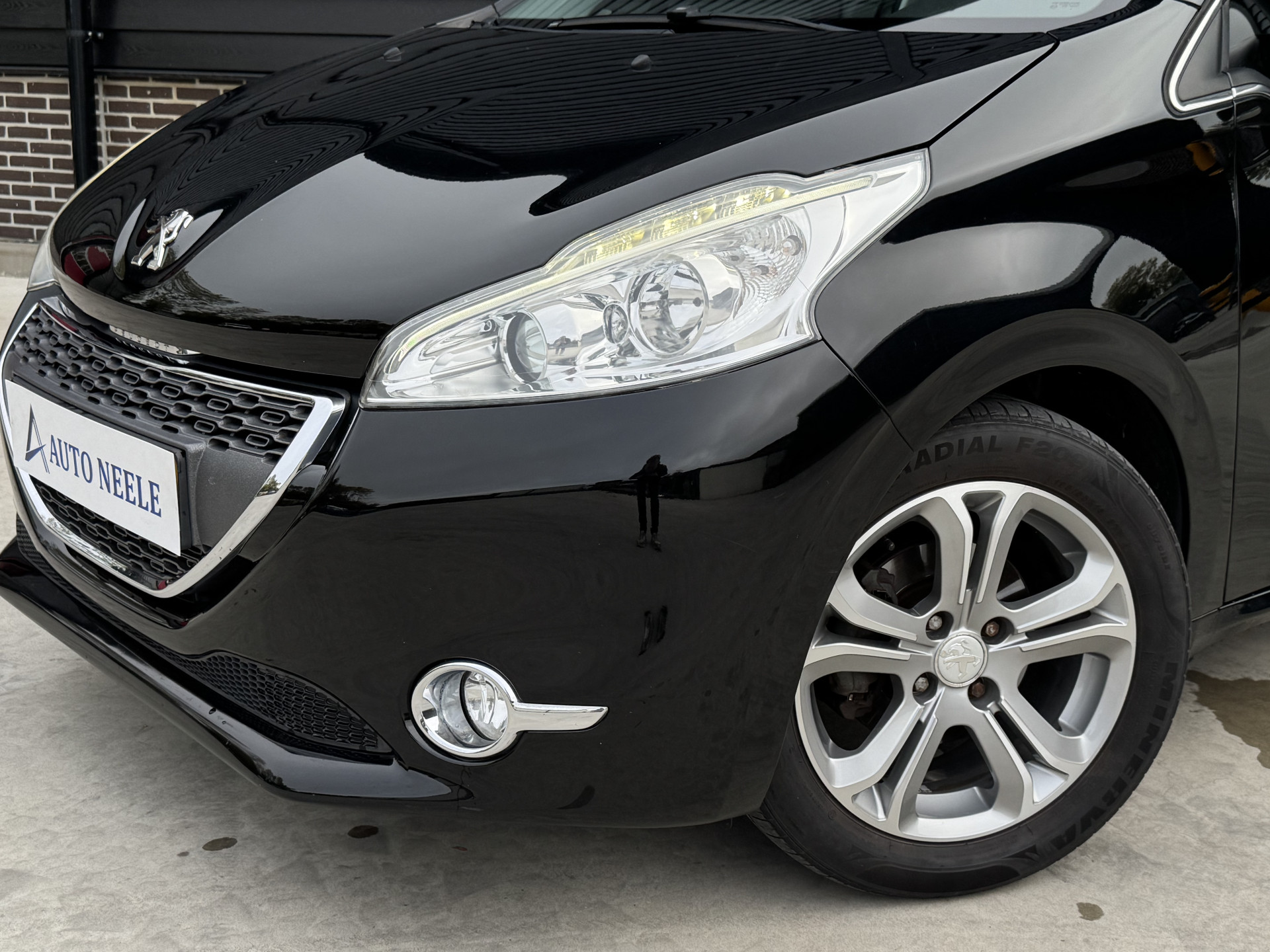 Peugeot 208 1.2 VTi 82 pk Allure