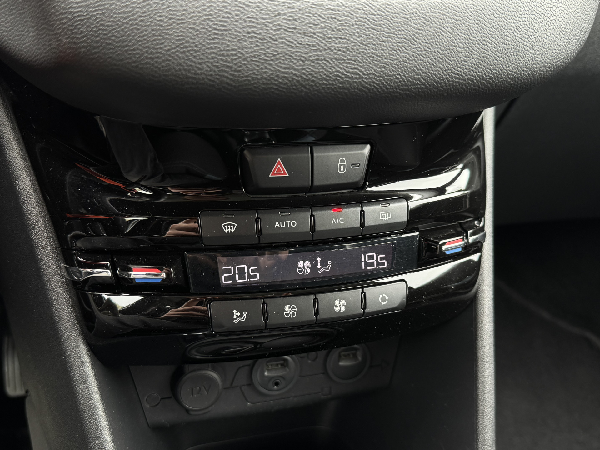 Peugeot 208 1.2 VTi 82 pk Allure